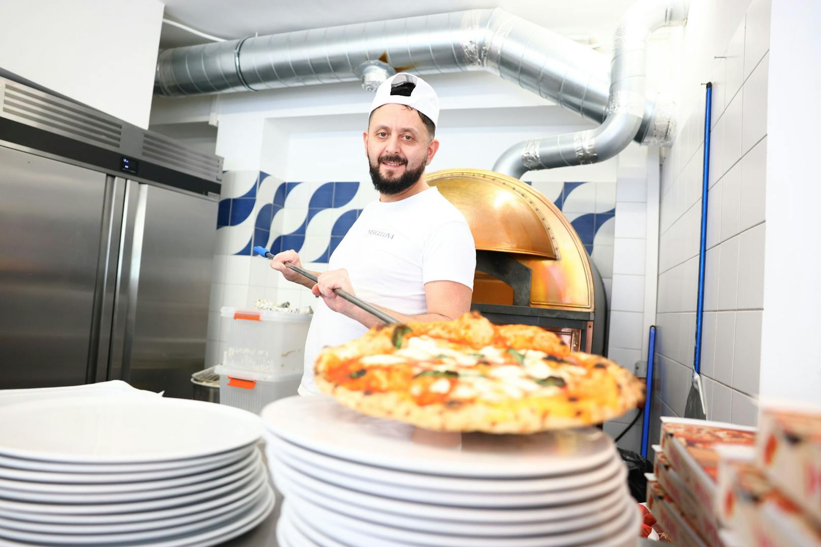 Insgesamt hat die Pizzeria 35 Plätze innen und 25 draussen.