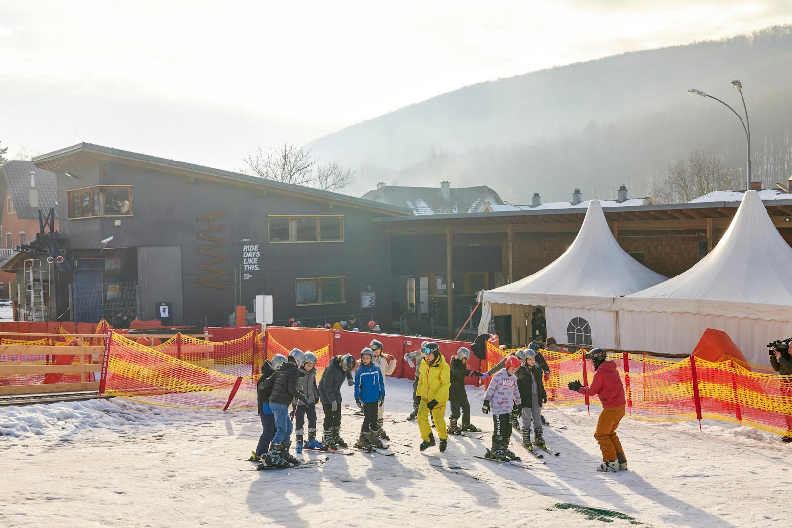 In den kommenden Wochen werden über 70 Wiener Schulklassen hier ihre ersten Skischwünge üben