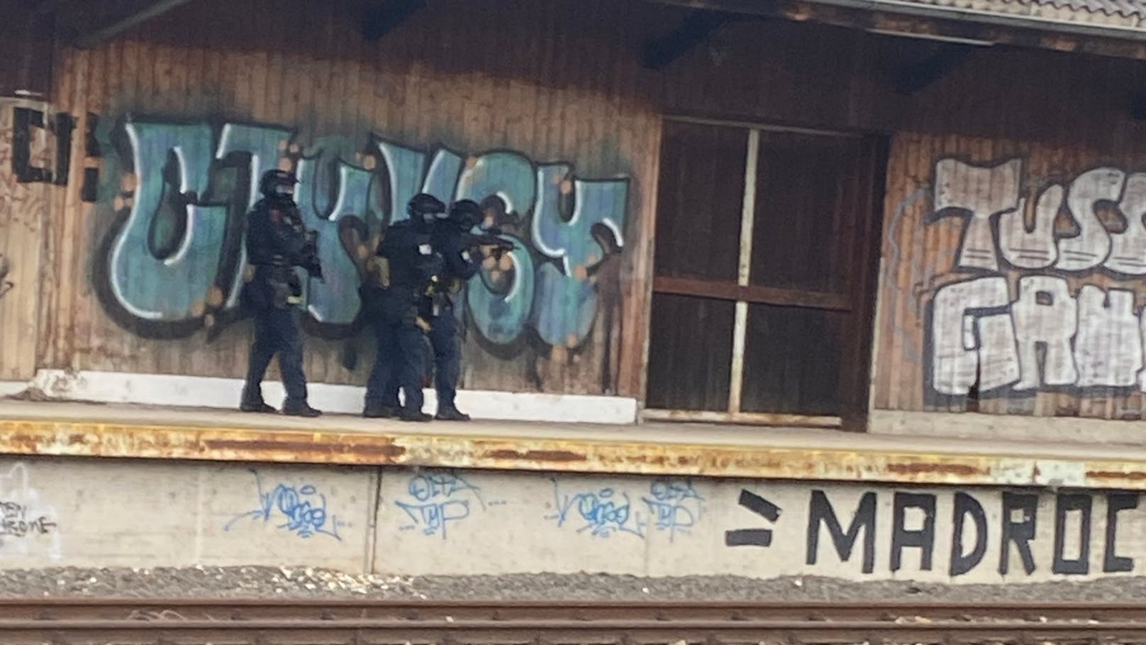 Die Fahndungsmaßnahmen der Wiener Polizei nach dem Bankraub in Wien-Liesing