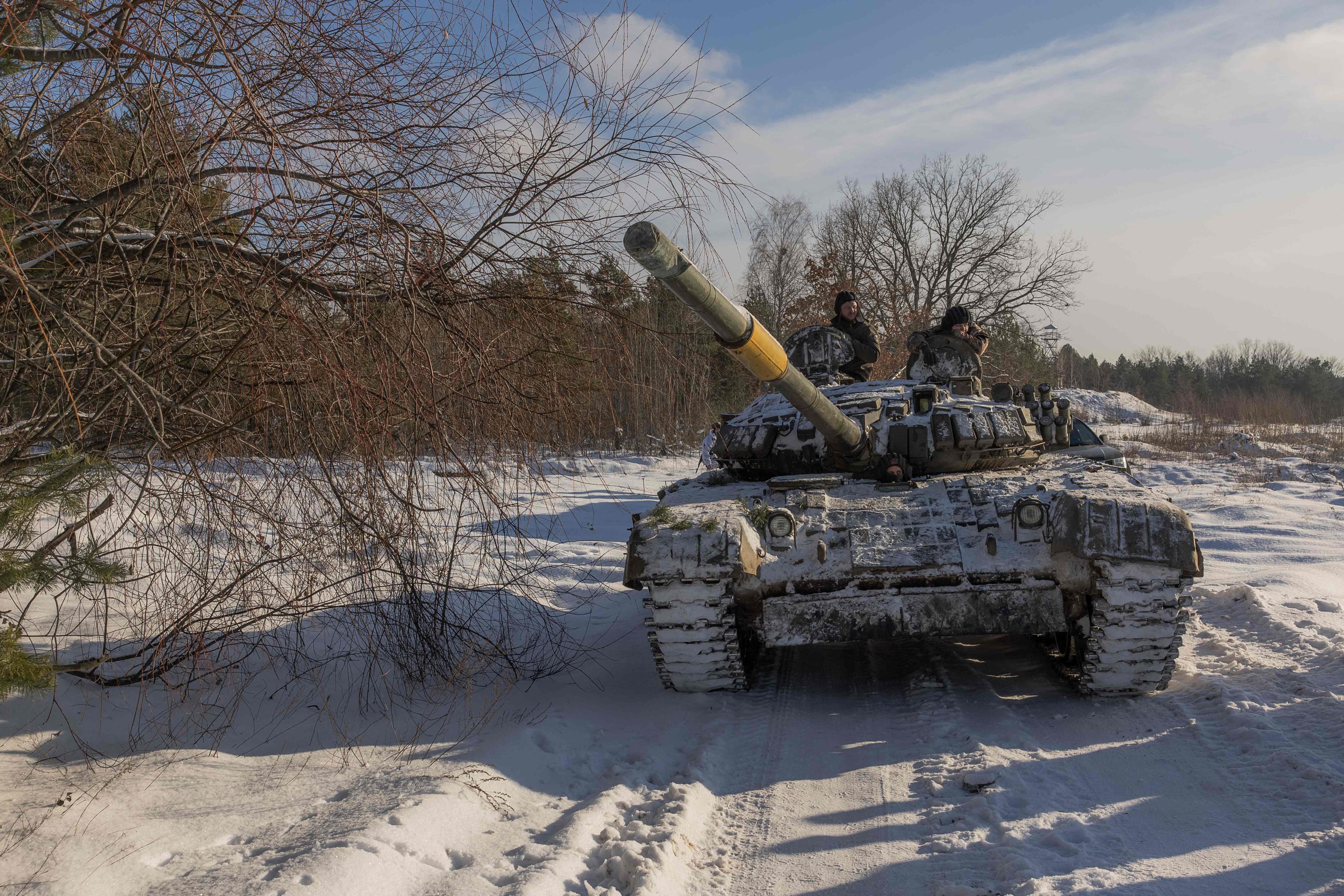 Ein Panzer der ukrainischen Streitkräfte bei einer Militärübung in der Region von Chernihiv am 5. December 2023.