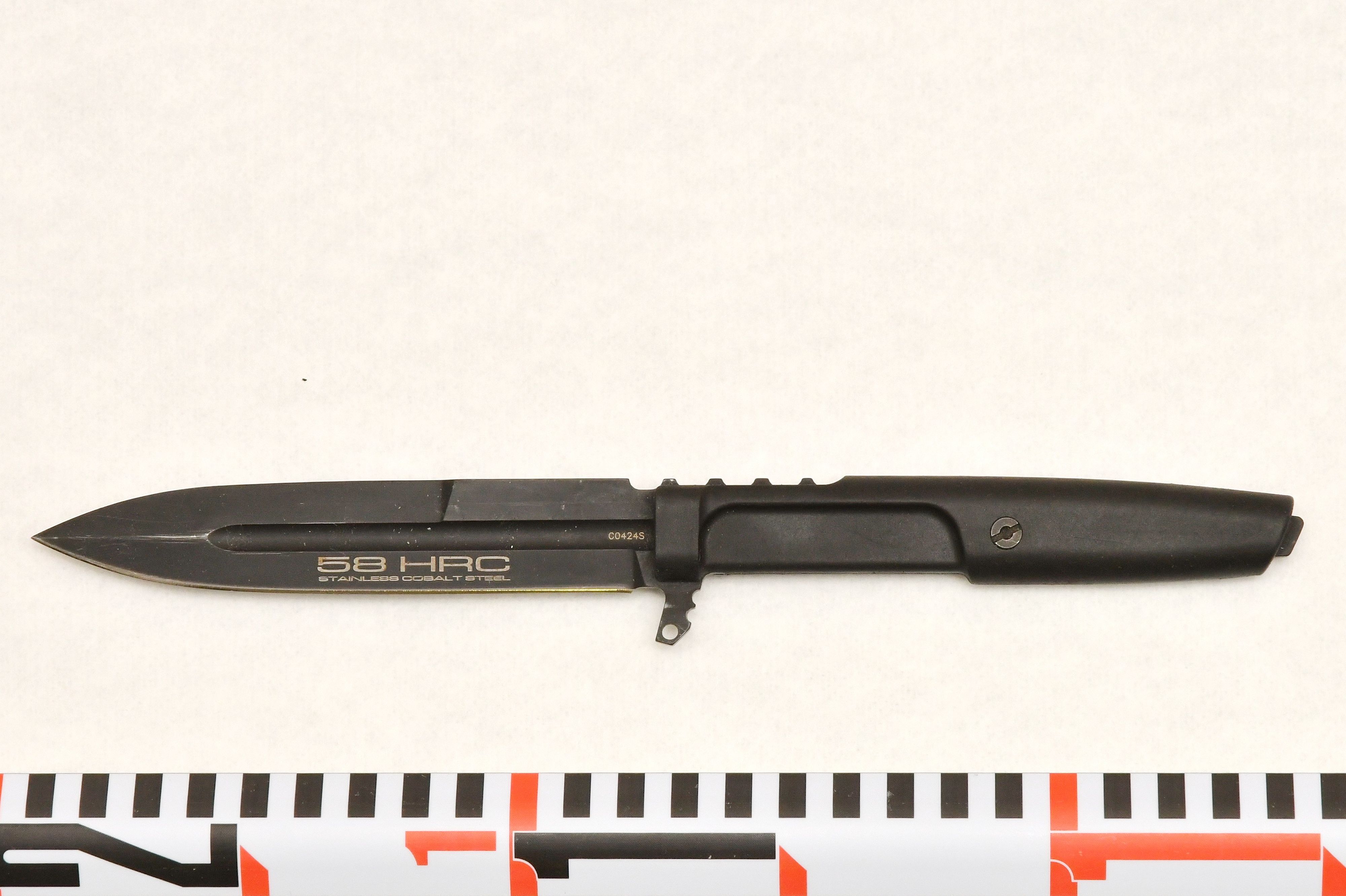 Mit diesem Messer soll der Teenager die Morde begangen haben. 