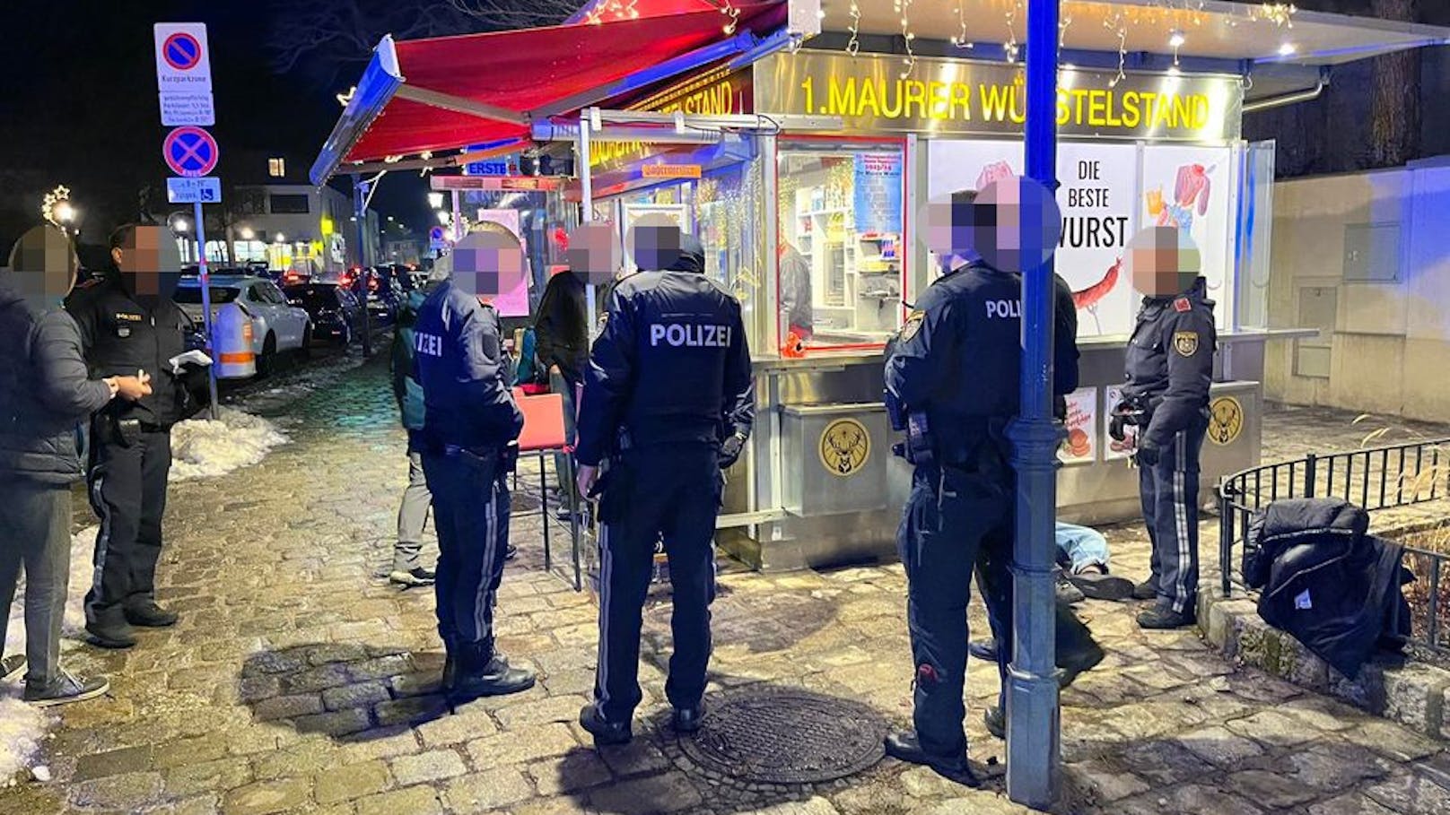 Messer-Attacke bei Wiener Würstelstand – Teenie verhaftet