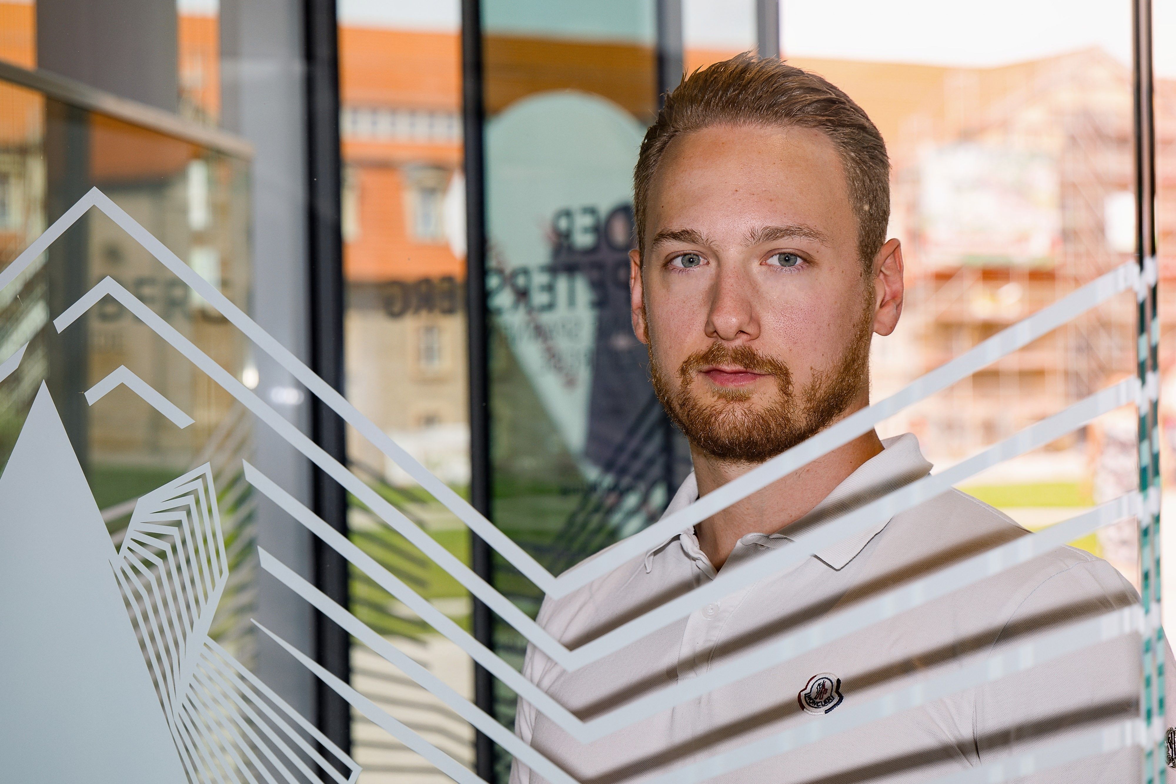 Ernährungsberatung vs. ganzheitlicher Ansatz. Fitnessexperte Dennis Huskic.