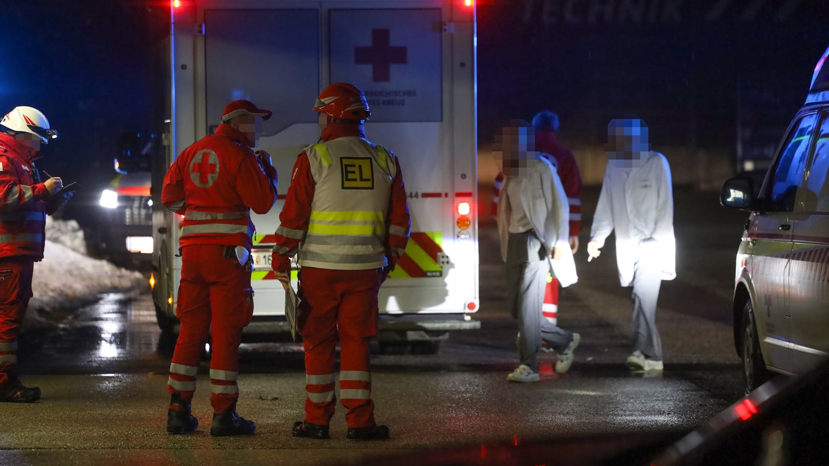 Ein Großaufgebot an Einsatzkräften war an Ort und Stelle.