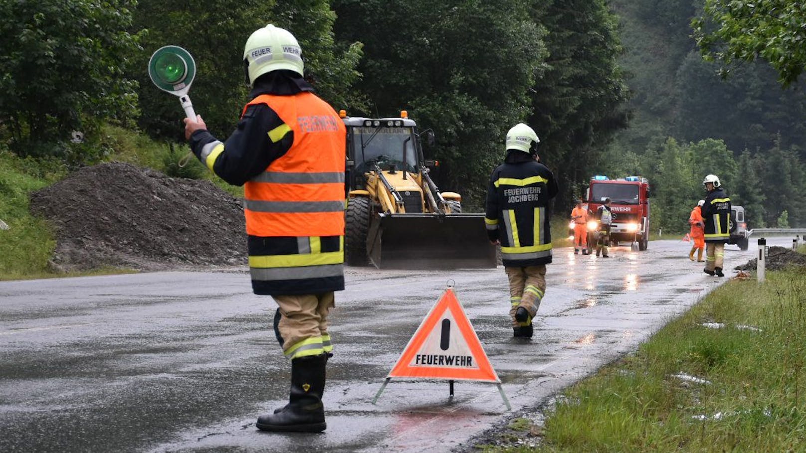 Dauerregen sorgt für massiven Murenabgang in Tirol