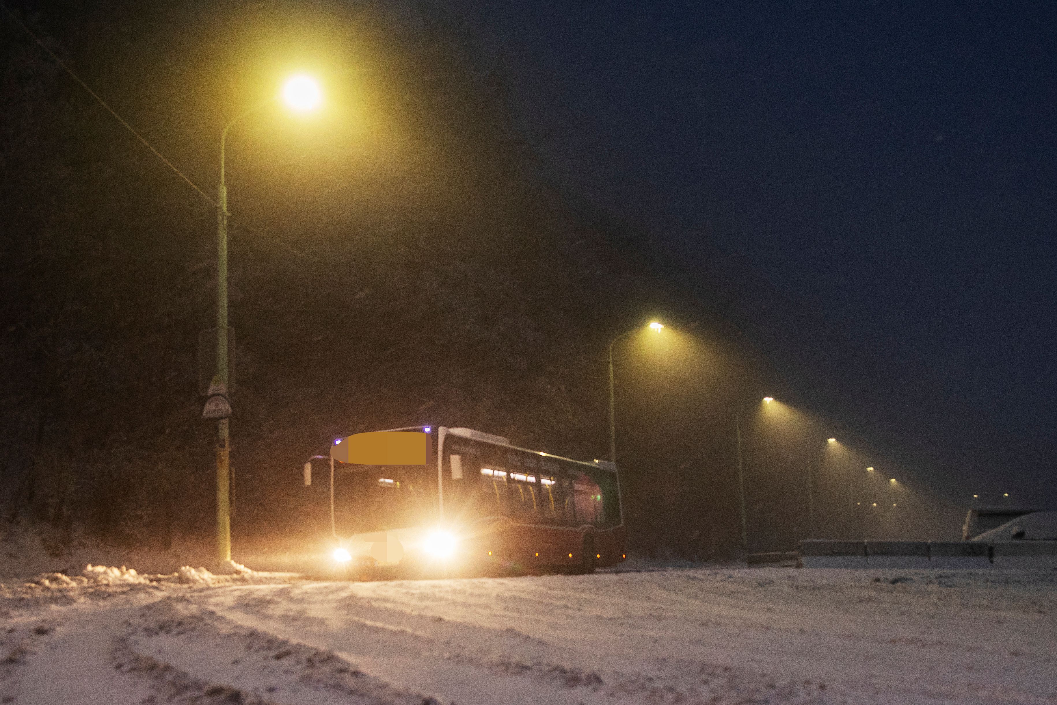 Fahrgäste wurden von Öffi-Bus bei Eis und Schnee nicht mitgenommen. 