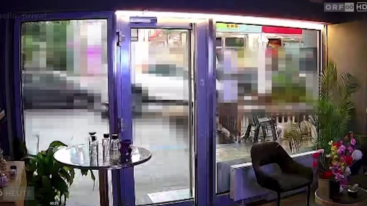 Nicht bezahlt und Wirtin überfahren: Der Vorwurf lastet schwer. Überwachungskameras hielten die Wahnsinnstat in Linz fest.