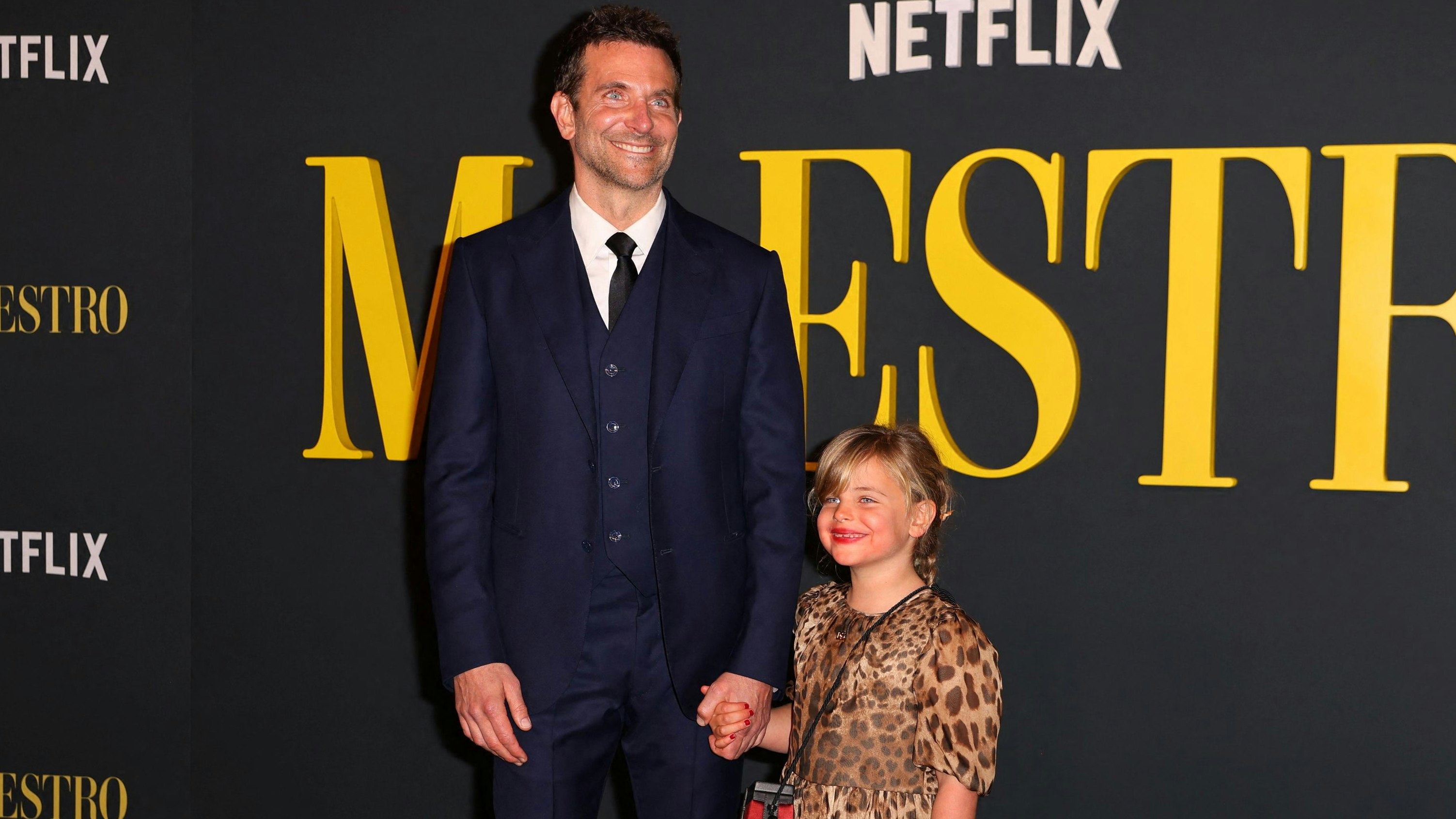 Bradley Cooper mit seiner Tochter Lea De Seine bei der "Maestro"-Premiere am 12. Dezember 2023.