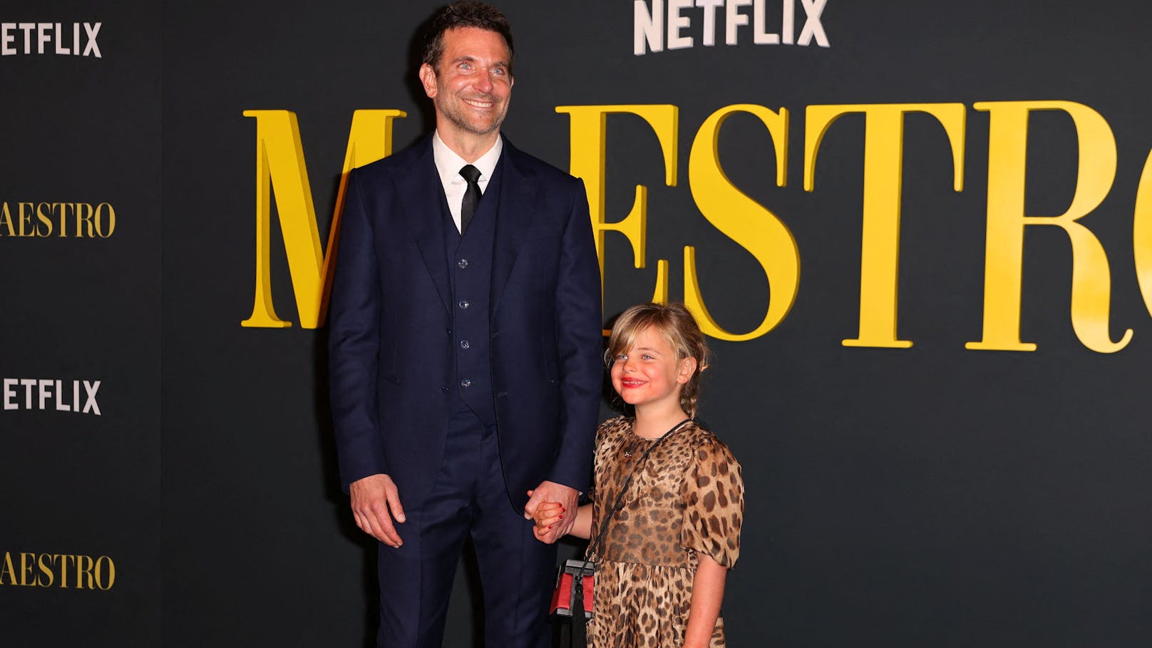 Bradley Cooper mit seiner Tochter Lea De Seine bei der "Maestro"-Premiere am 12. Dezember 2023.