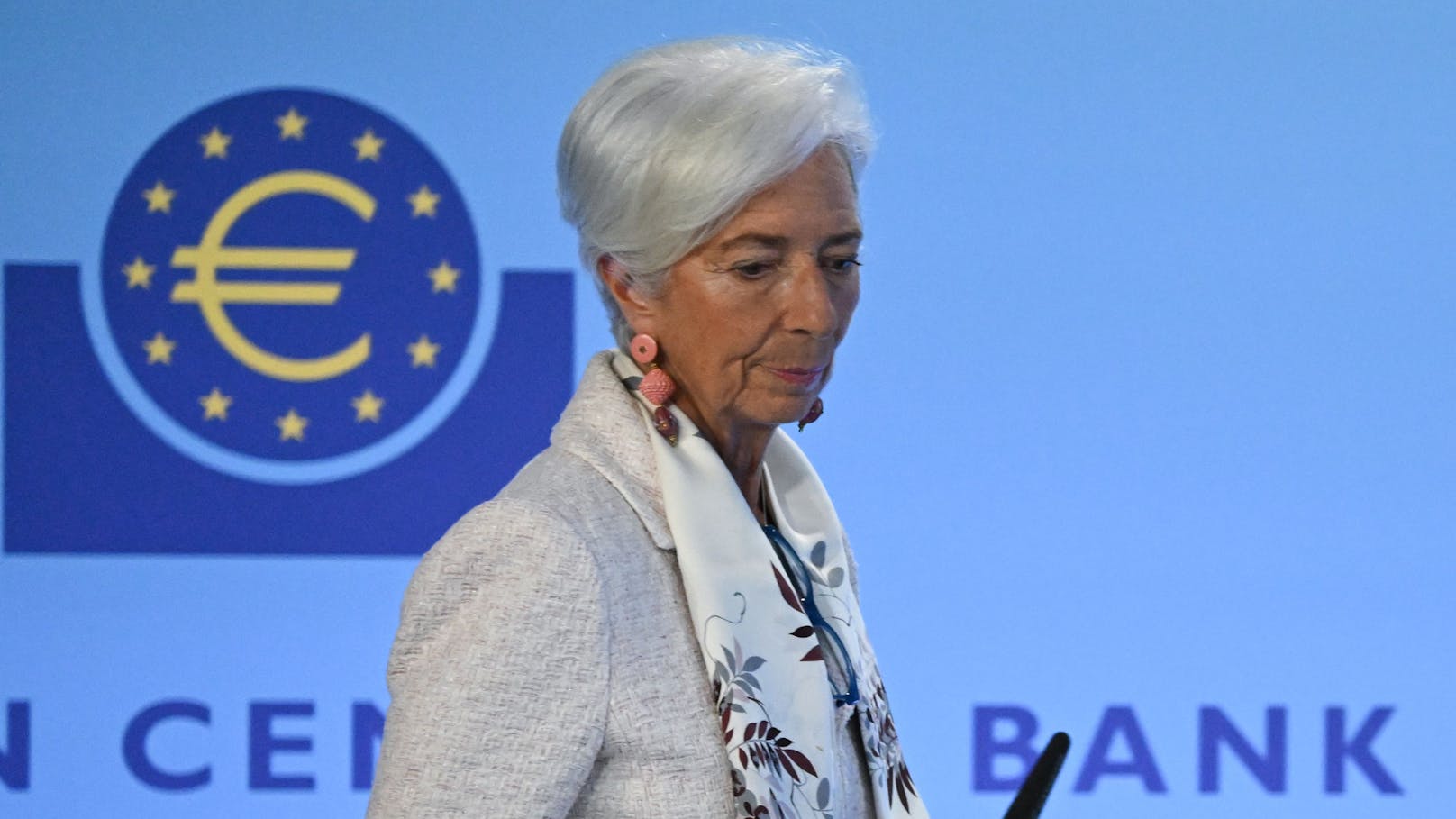 EZB-Entscheidung: EU-Zinsen bleiben auf Rekordniveau