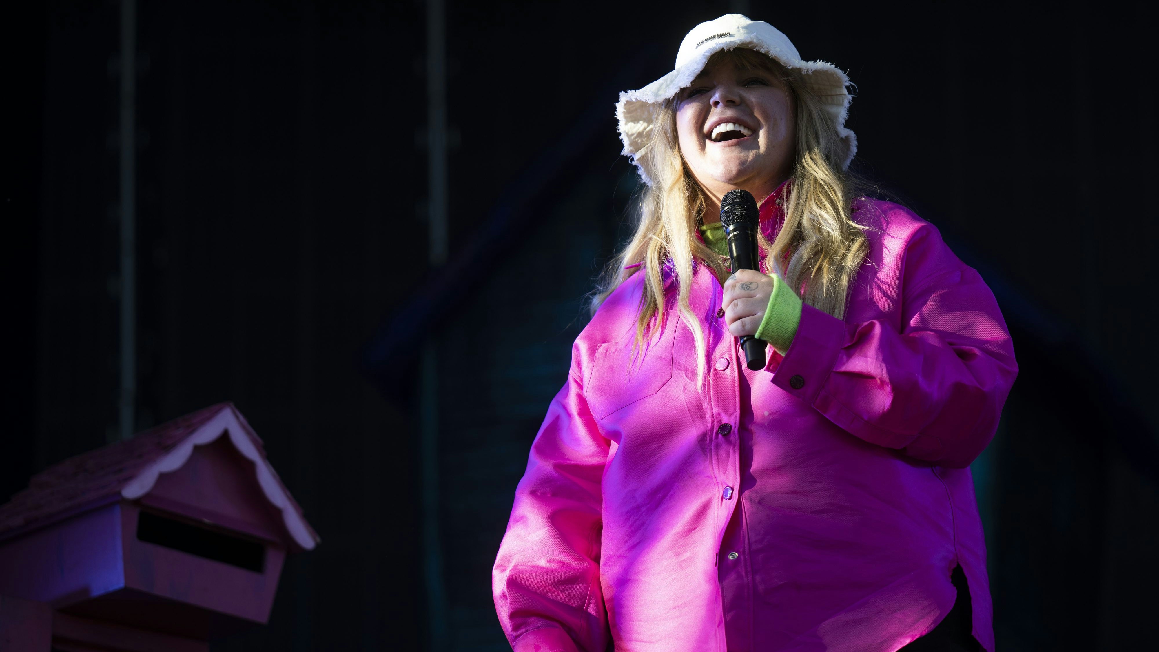 Download von www.picturedesk.com am 14.12.2023 (12:25).  Toni Watson alias Tones and I from Australia performs at the Openair St. Gallen, on Saturday, July 2, 2022, in St. Gallen. The festival will take place until Sunday, July 3, 2022. (KEYSTONE/Gian Ehrenzeller) - 20220702_PD7788 - Rechteinfo: Rights Managed (RM)