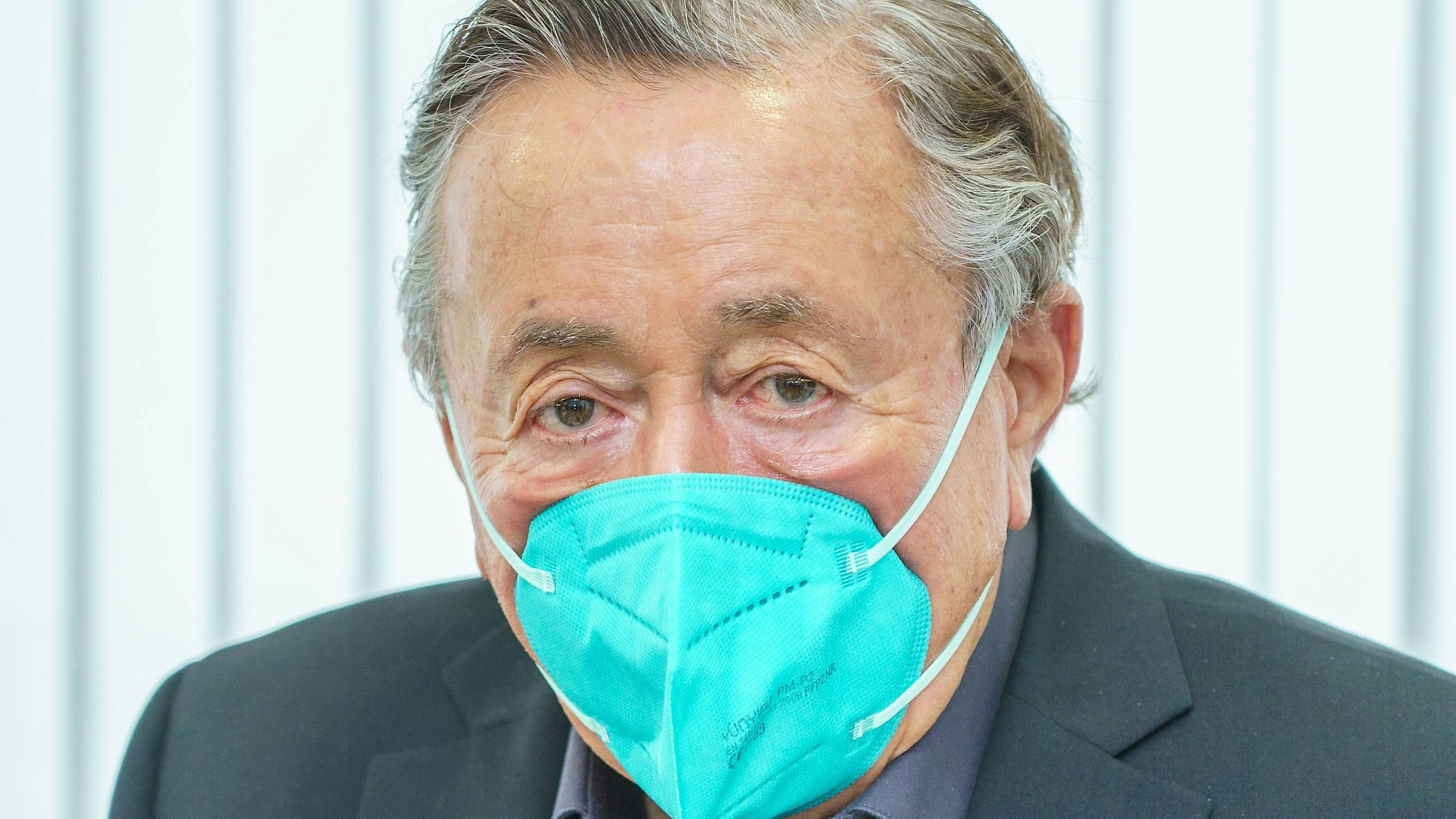 Richard Lugner will sich wieder schützen.