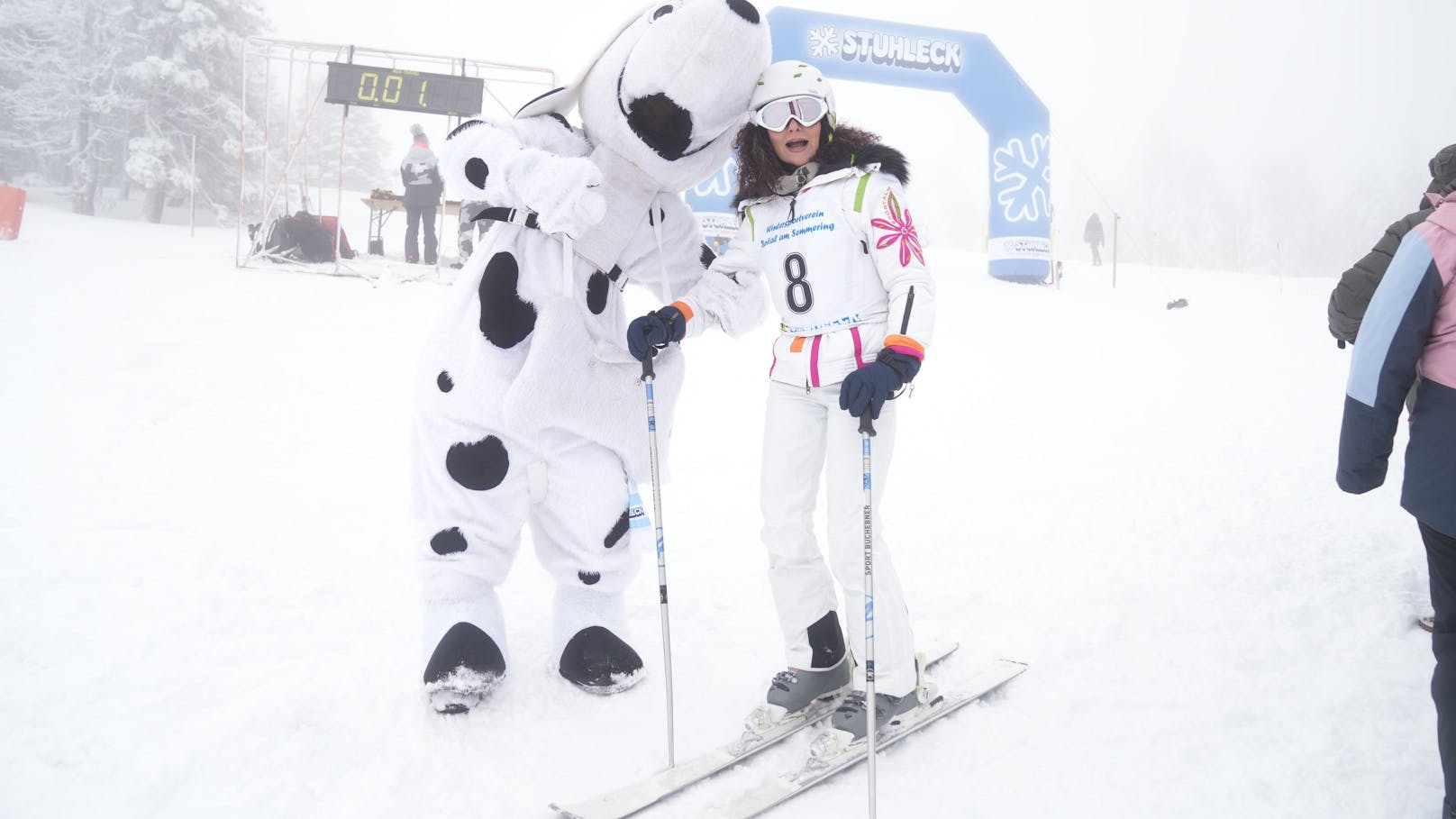 Christina "Mausi" Lugner wurde zum Ski-Haserl