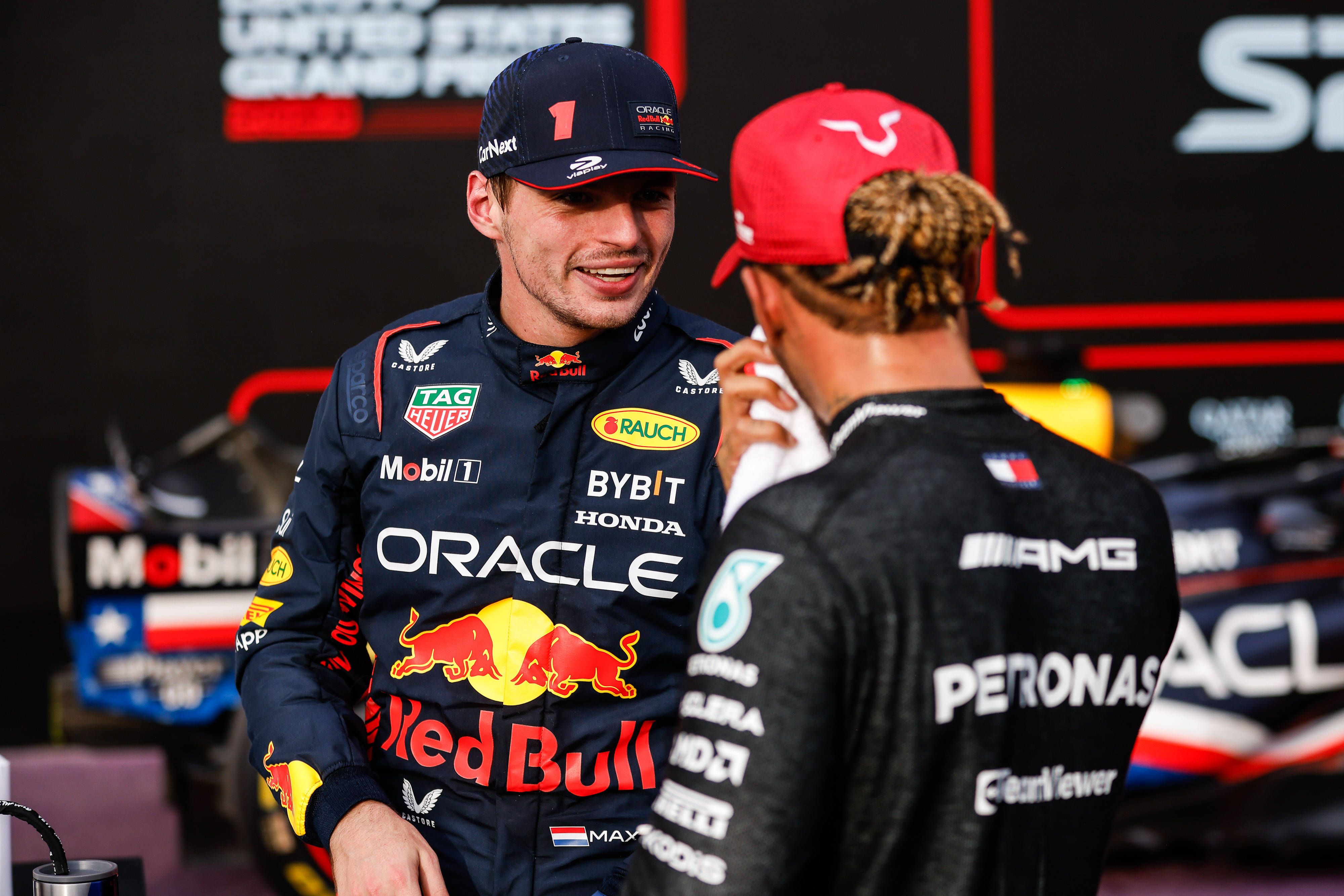 Max Verstappen spricht über die Durststrecke von Lewis Hamilton.