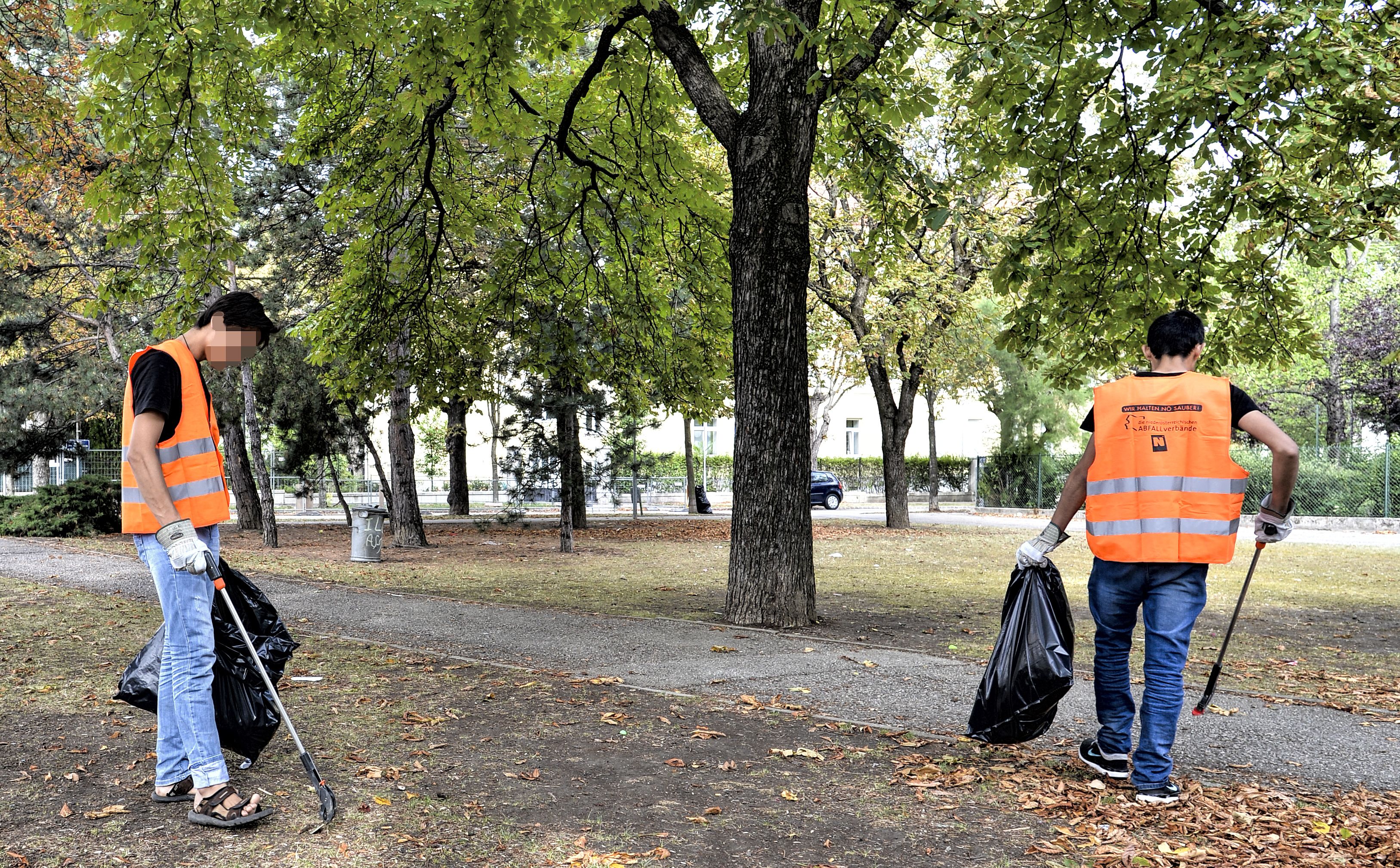 Mögliche Arbeitsbereiche sind etwa die Pflege von Grünflächen in Gemeinden, Winterdienst, Pflegeheime, Obdachloseneinrichtungen, Büchereien oder die Freiwillige Feuerwehr.