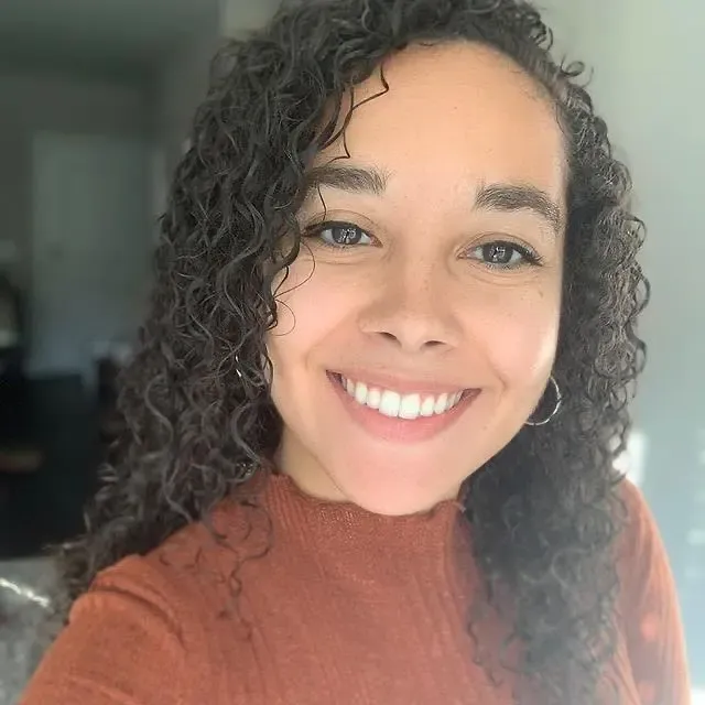 Die Lehrerin Gabriela Cartaya-Neufeld (26) wurde festgenommen, nachdem sie beim Sex mit einem 18-jährigen Schüler in ihrem Auto erwischt wurde. 