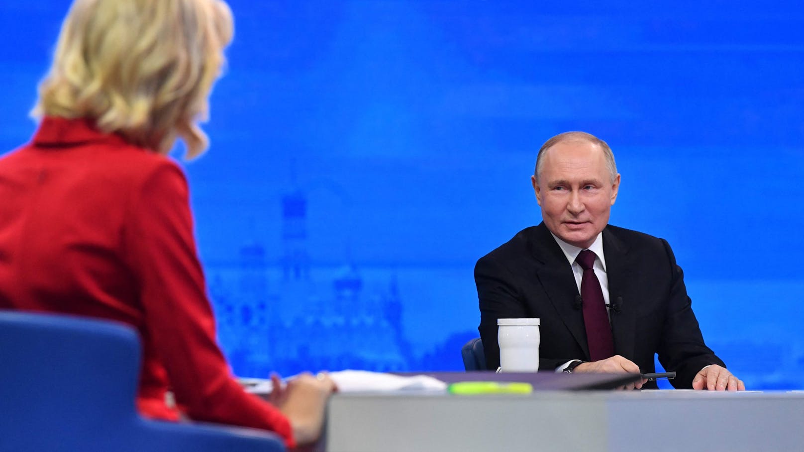 Nach einem Jahr Pause hielt Wladimir Putin am 14. Dezember 2023 wieder seine große Jahrespressekonferenz in Moskau ab. Diesmal...