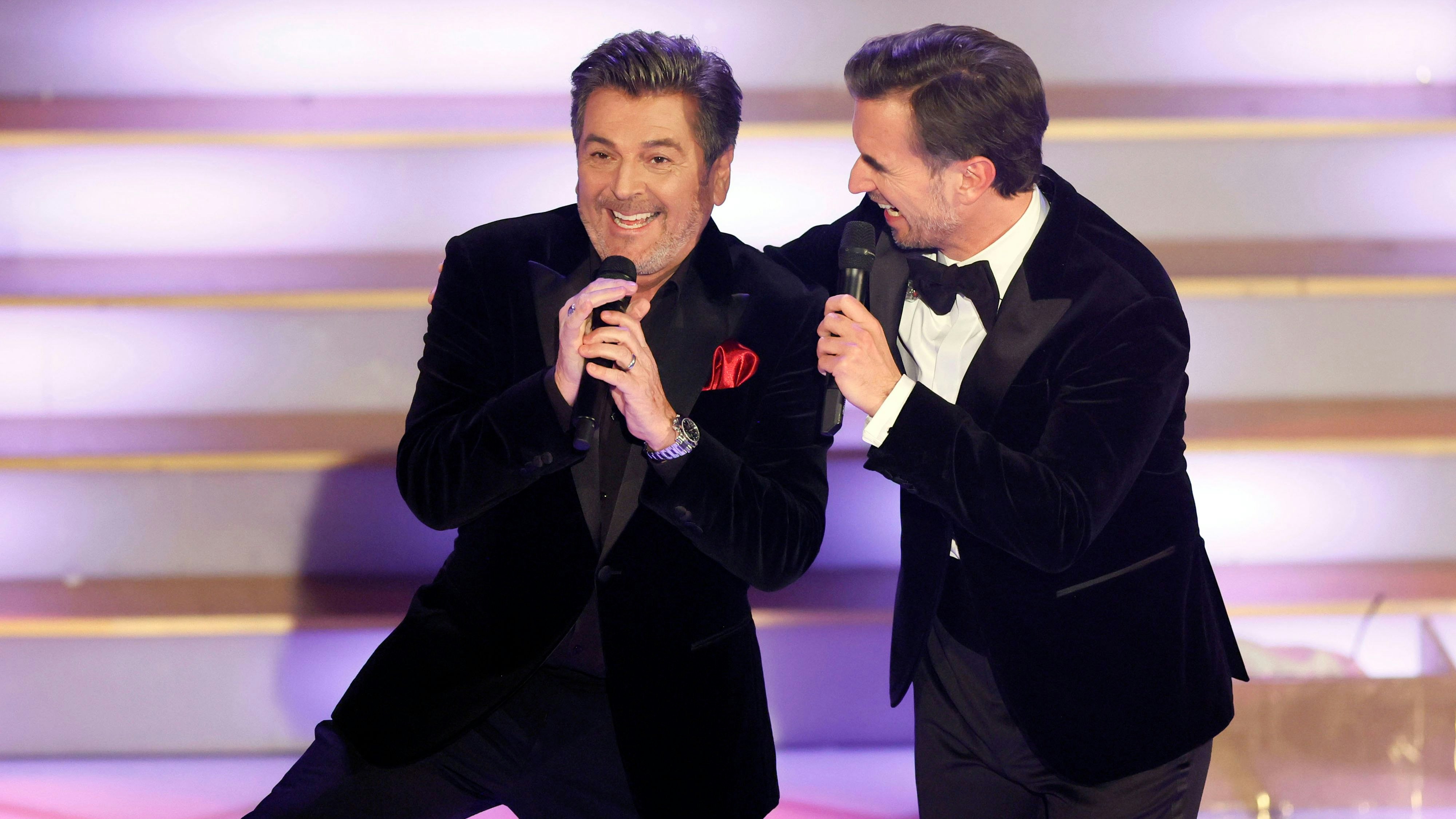 Download von www.picturedesk.com am 15.12.2023 (14:21).  ACT TV-Show 'Das Adventsfest der 100.000 Lichter' 2023 in Suhl -- Thomas Anders und Florian Silbereisen in der ARD TV-Show 'Das Adventsfest der 100.000 Lichter' 2023 im Congress Center Suhl. Suhl, 02.12.2023 - 20231202_PD17129 - Rechteinfo: Rights Managed (RM)