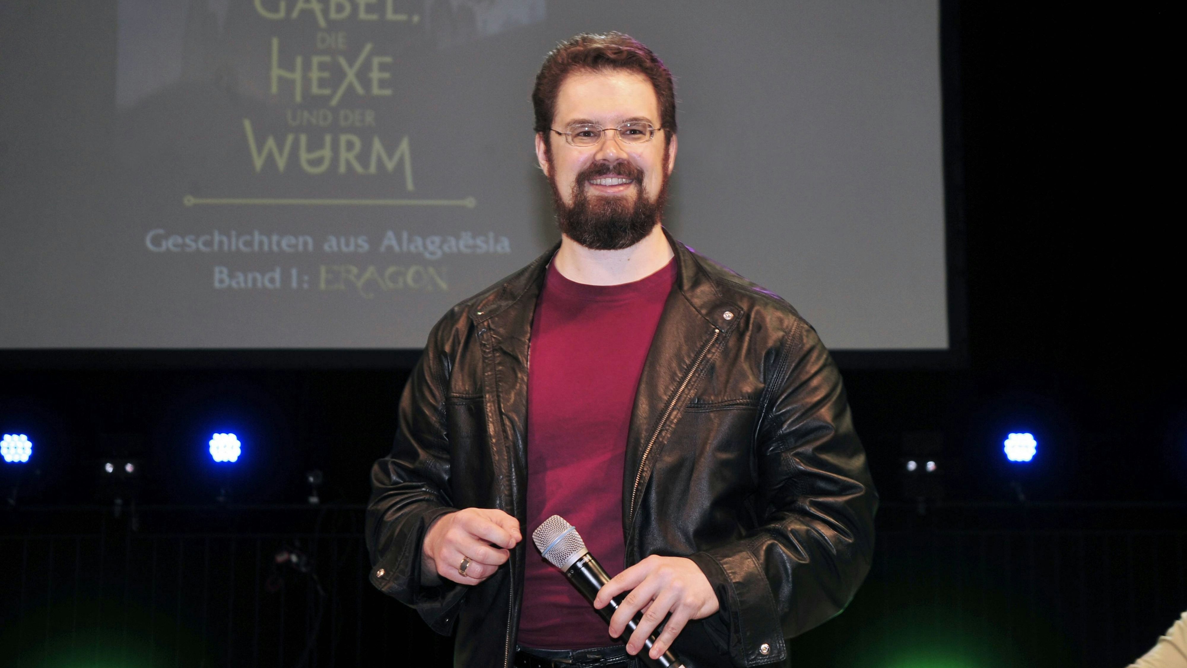 Christopher Paolini bei der Vorstellung seines Buches Die Gabel, die Hexe und der Wurm auf der Leipziger Buchmesse 2019 auf der Großen Bühne Halle 1. Leipzig, 23.03.2019 *** Christopher Paolini at the presentation of his book Die Gabel die Hexe und der Wurm at the Leipzig Book Fair 2019 on the big stage Hall 1 Leipzig 23 03 2019 Foto:xM.xWehnertx/xFuturexImage  