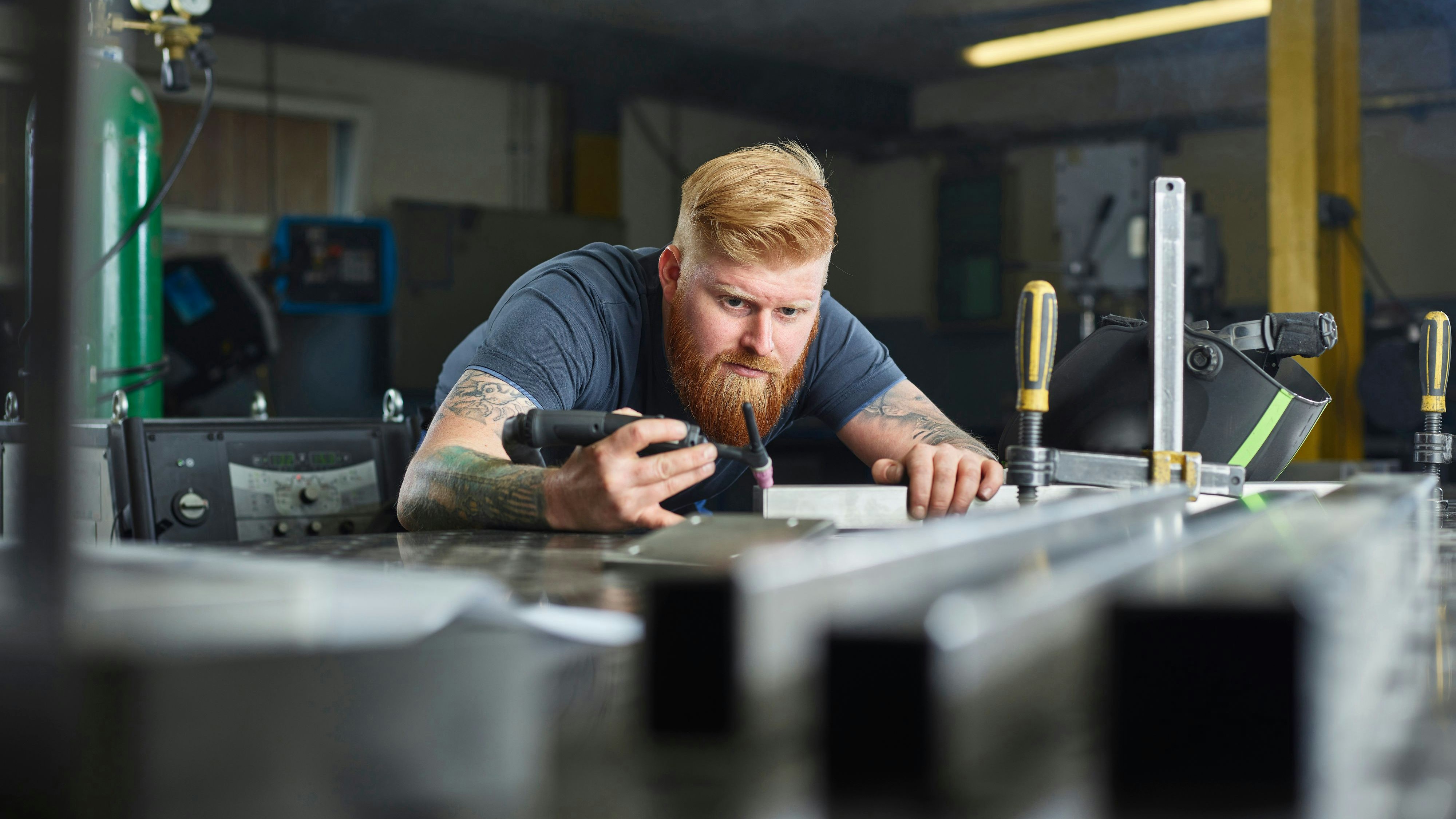 Der neue Mindestlohn im Metallgewerbe liegt künftig bei 2.424,45 Euro.