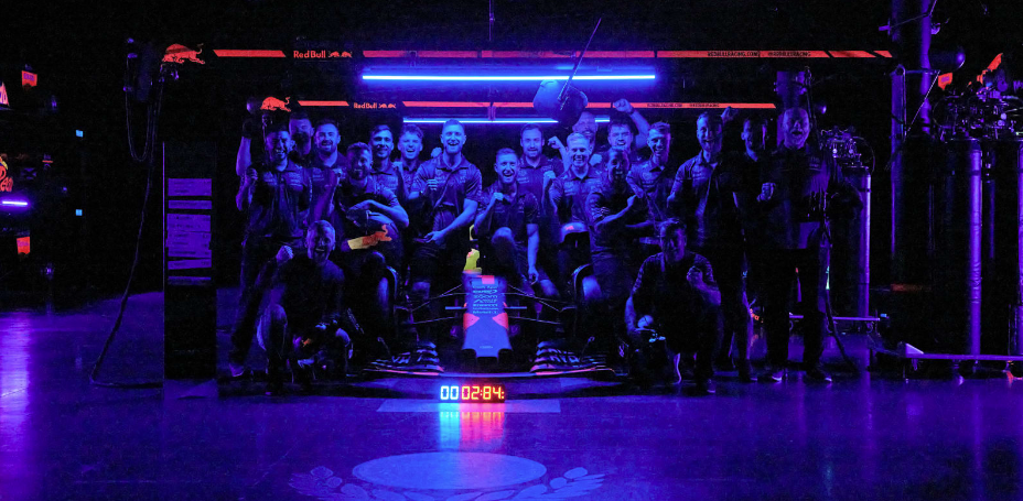 Red Bull beim blinden Boxenstopp