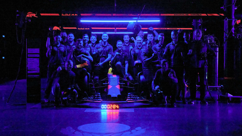 Red Bull beim blinden Boxenstopp