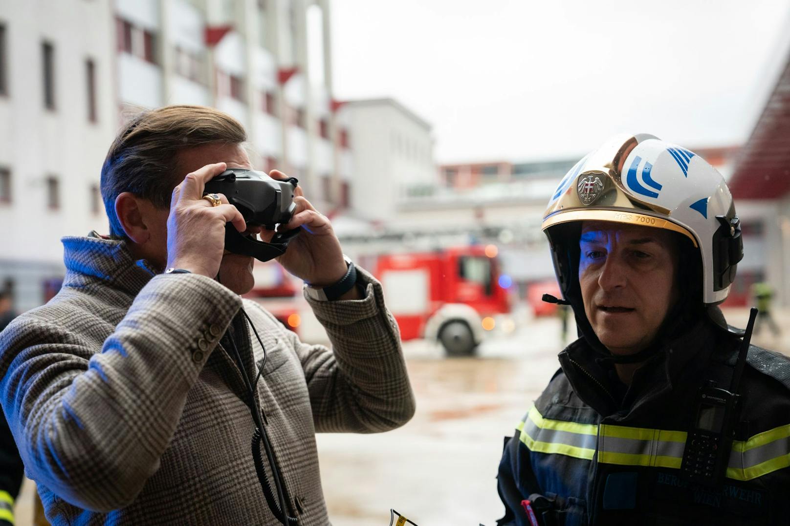 Die Berufsfeuerwehr Wien testet jetzt Drohnen bei ihren Einsätzen im Stadtgebiet.