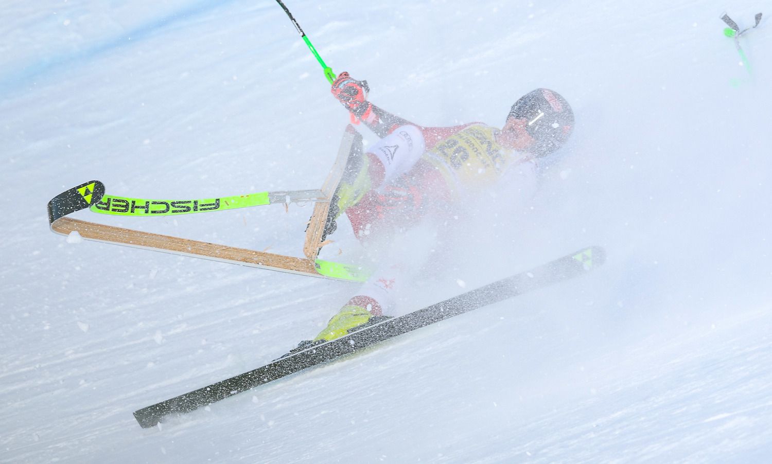 ÖSV-Läufer Andreas Ploier stürzt in Gröden.
