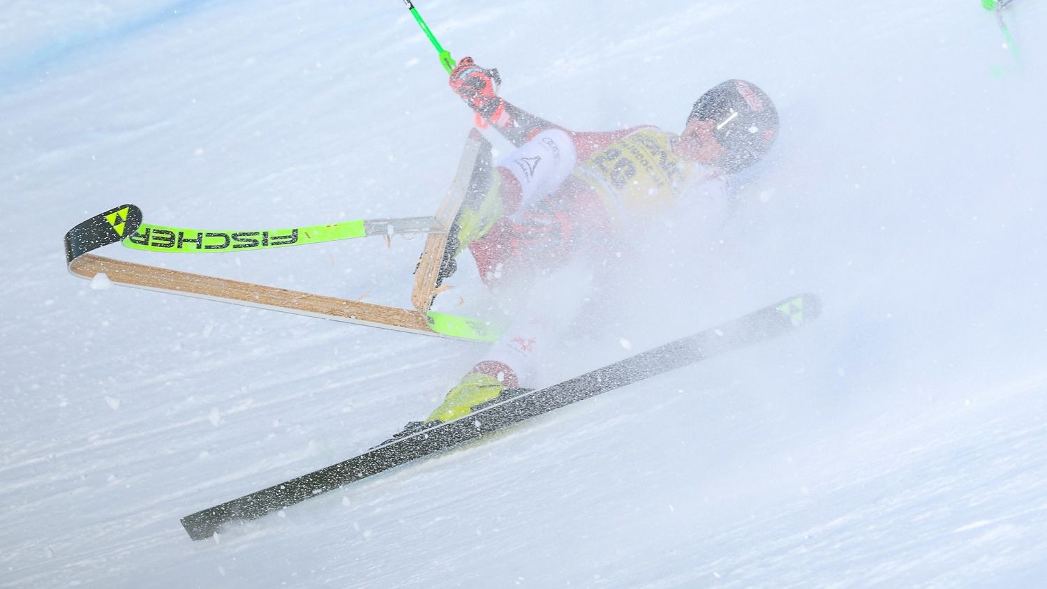 ÖSV-Läufer Andreas Ploier stürzt in Gröden. 