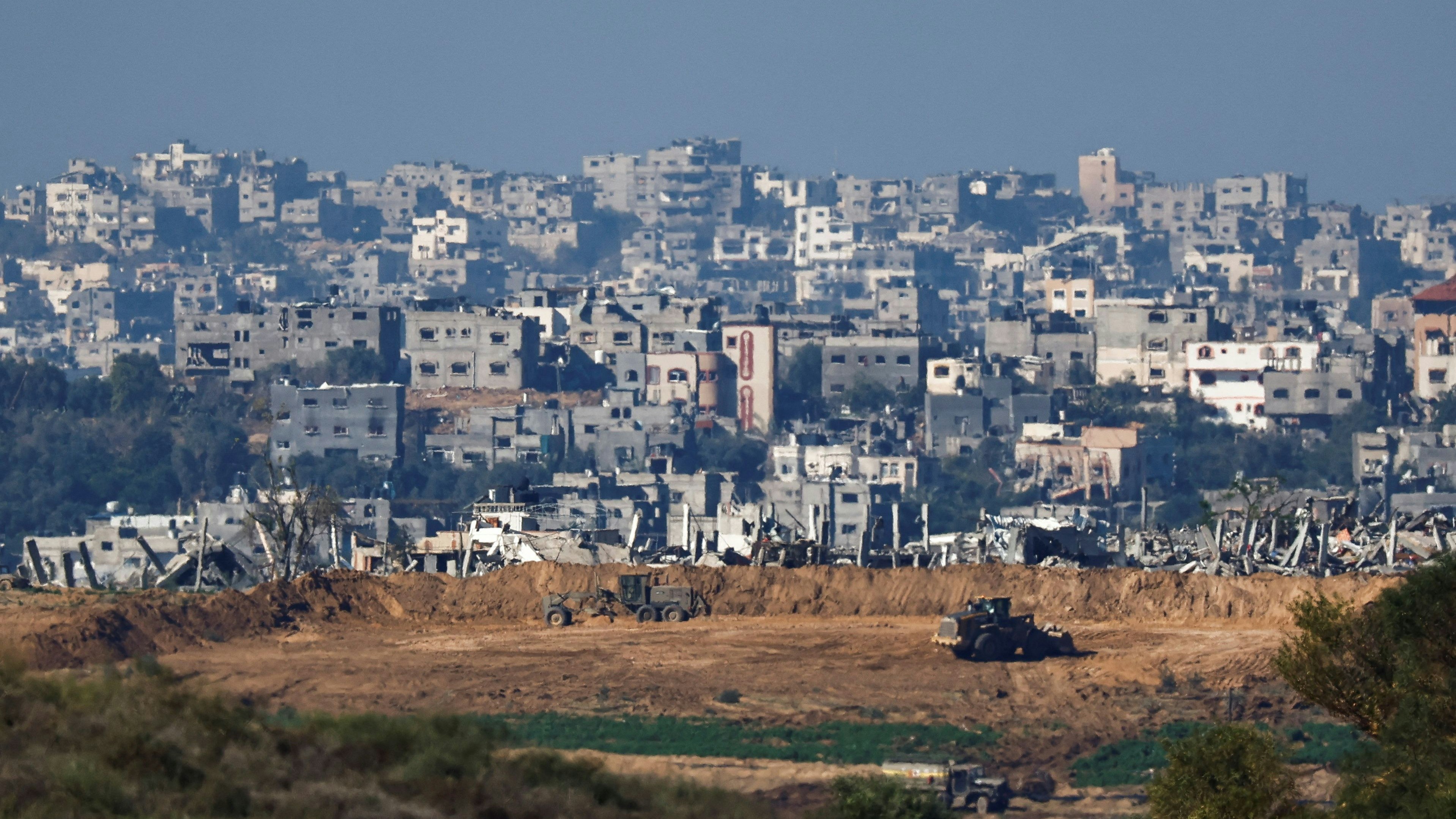 Im Gazastreifen wurden irrtümlich drei israelische Geiseln von den eigenen Truppen erschossen. 