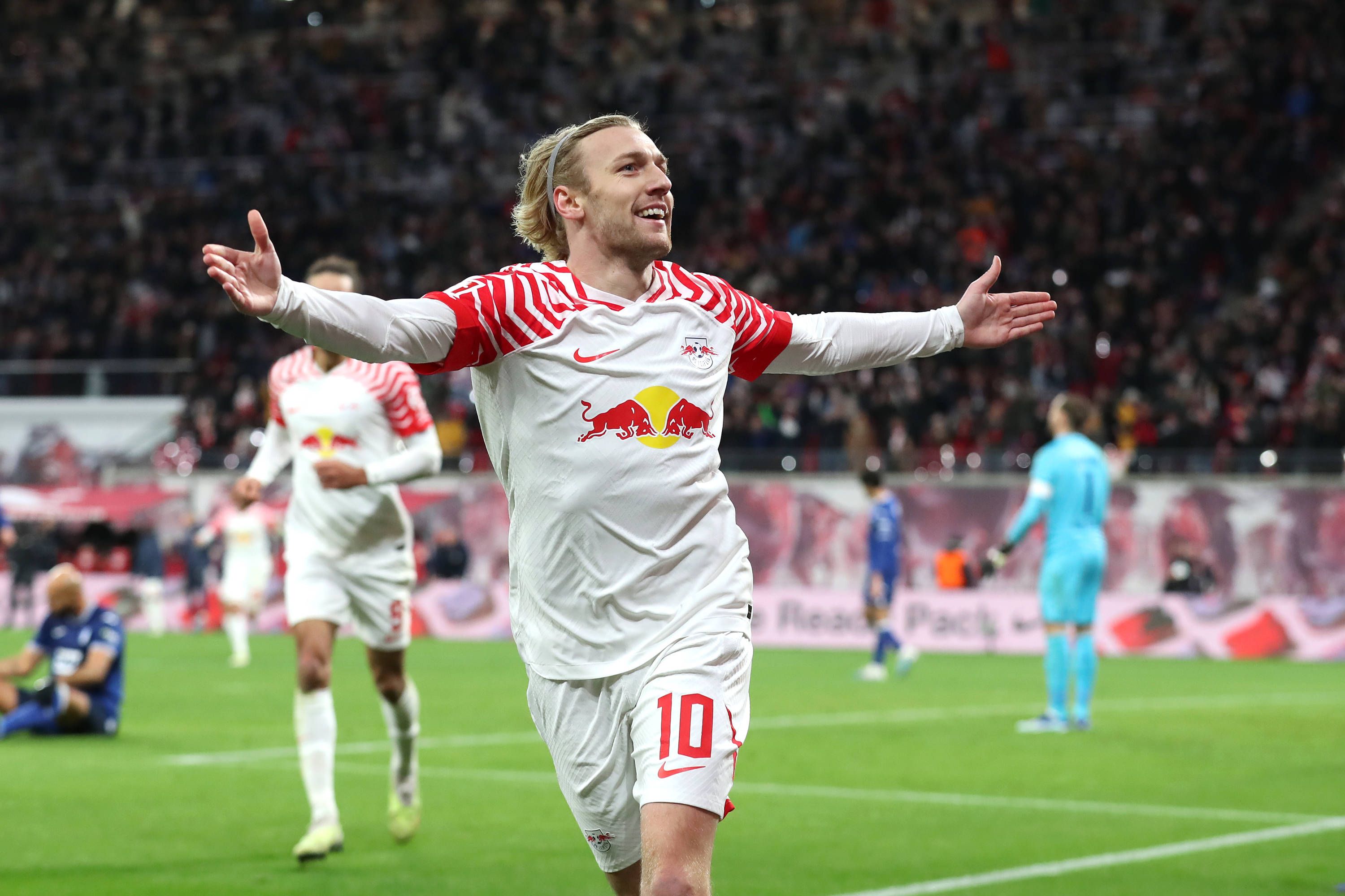 Emil Forsberg verabschiedet sich mit einem herrlichen Tor
