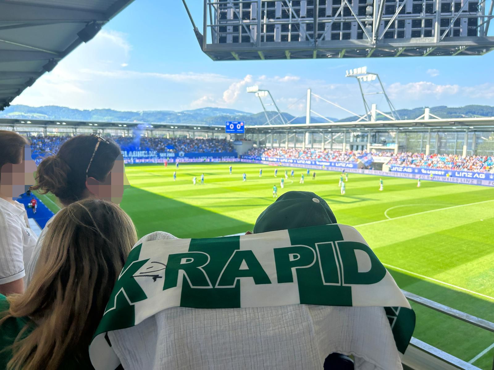 Im August wurde Thomas noch sein größter Wunsch erfüllt: Er besuchte mit seiner Familie ein Match in Linz.