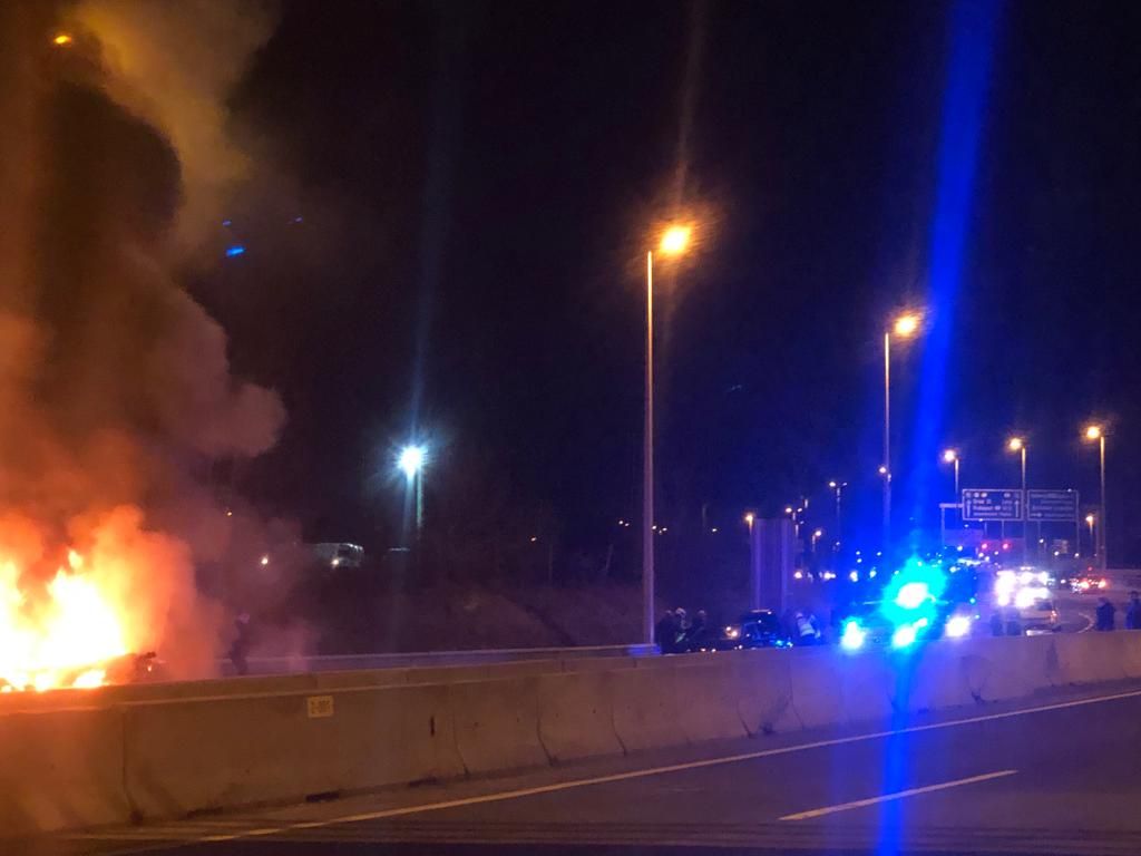 Zwei Teenager (17,18) überlebten den schweren Unfall auf der S2 nicht. Der dritte Bursch (16) ringt um sein Leben.