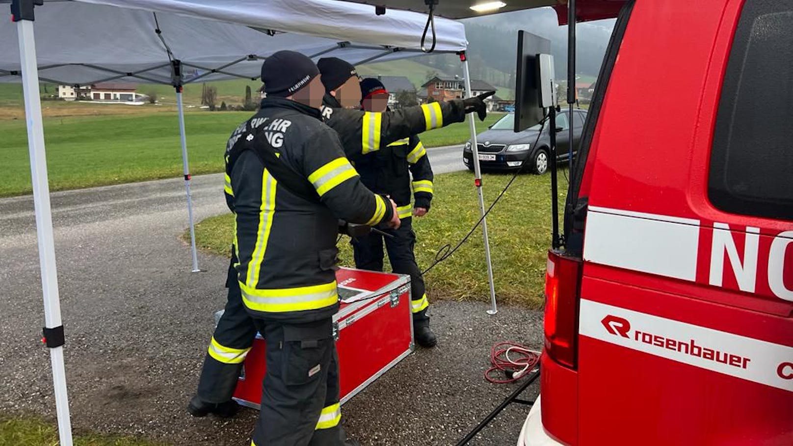 Insgesamt 29 Feuerwehrleute waren an der Aktion beteiligt.