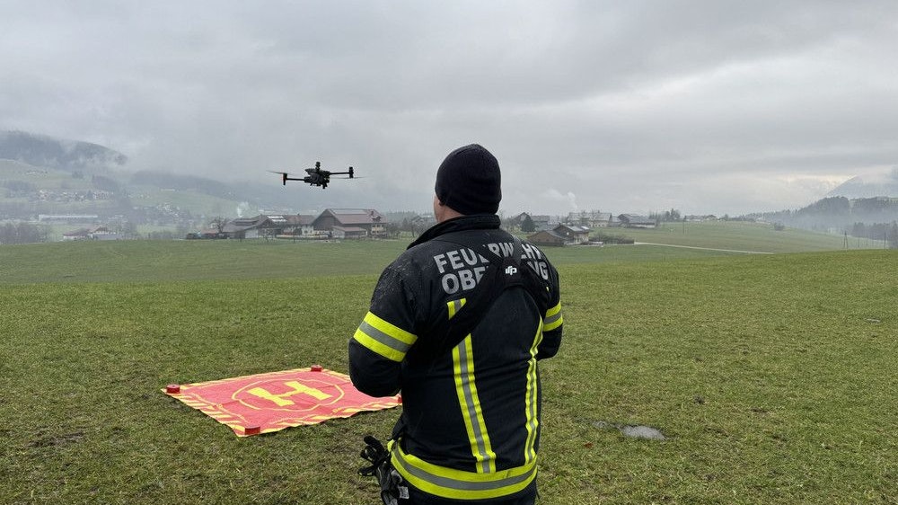 Auch mehrere Drohnen kamen bei der Suche im Bezirk Vöcklabruck zum Einsatz.