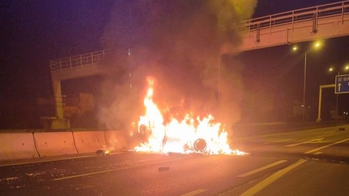 Feuer-Crash in Wien – Auto bei Tangente in Vollbrand
