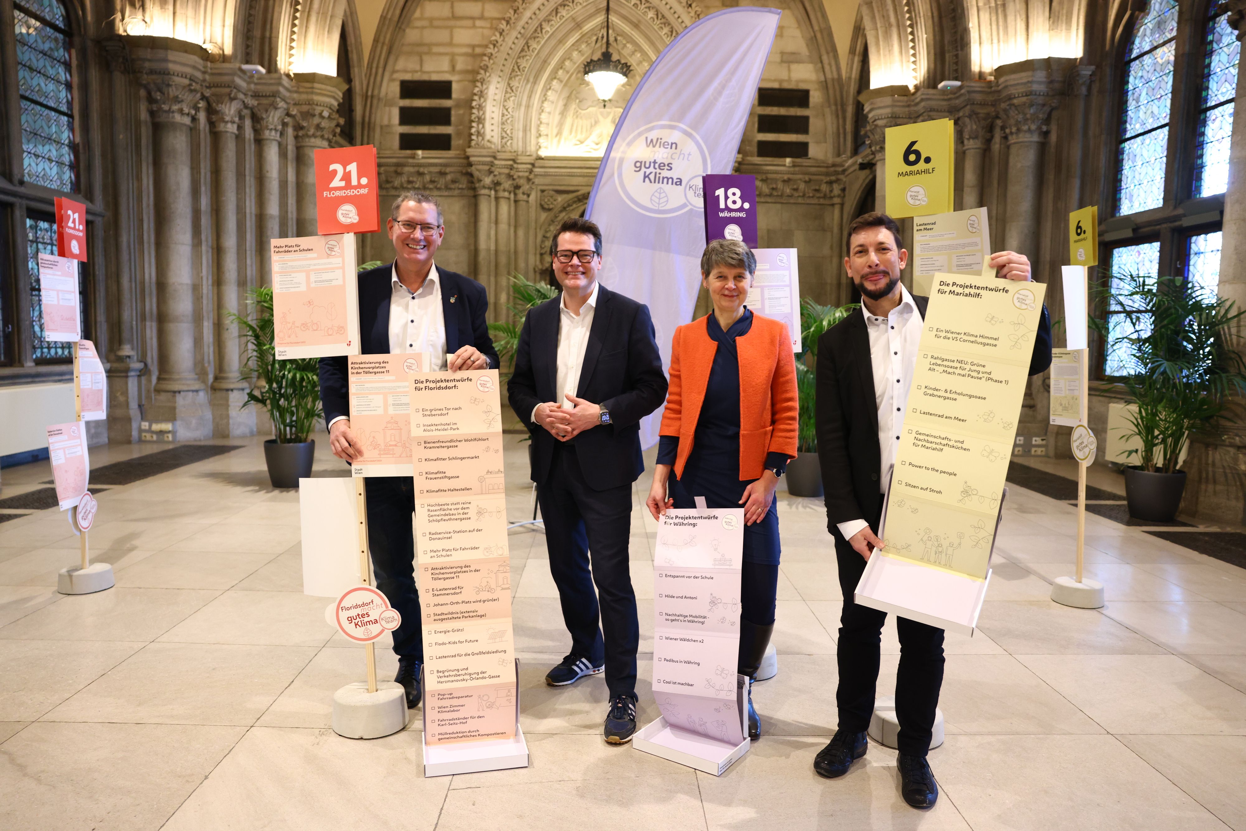 Klima-Stadtrat Jürgen Czernohorszky (SP) mit den Bezirksvorstehern Georg Papai (Floridsdorf, li.), Silvia Nossek (Währing, 2.v.re.) und Markus Rumelhart (Mariahilf, re.)