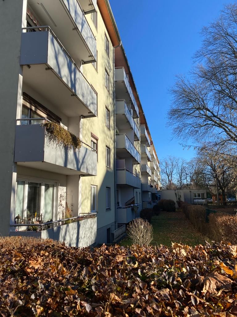 Auf der Wiese dieses Wohnhauses wurde die Tote gefunden.