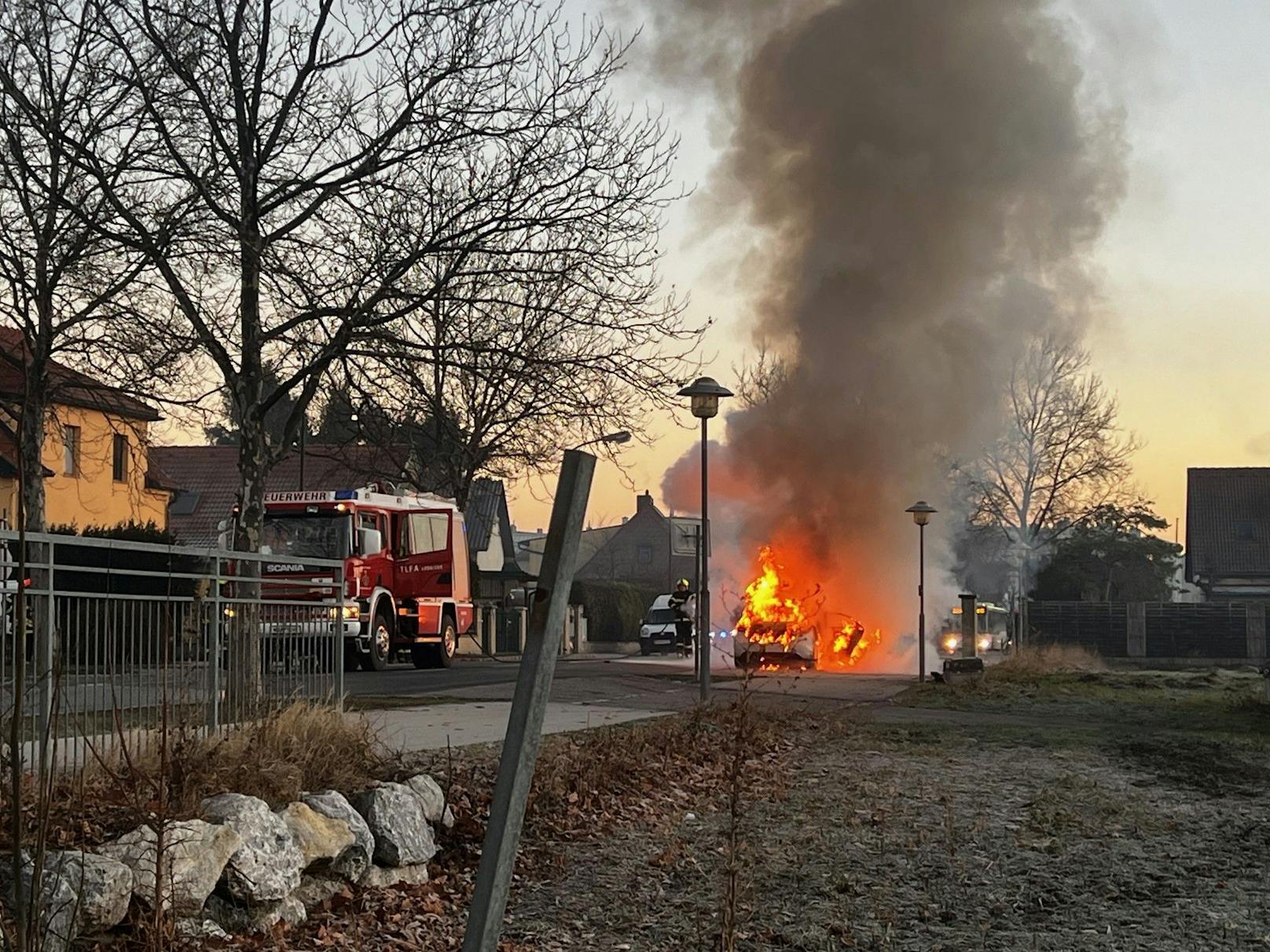 Die Feuerwehr handelte sofort und konnte den Brand zügig unter Kontrolle bringen.