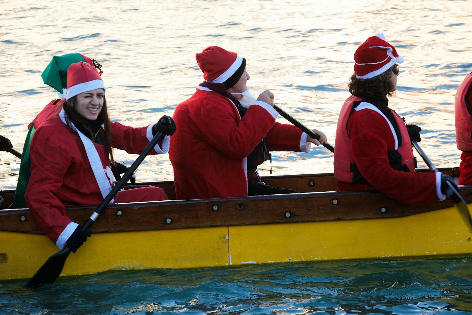 Am Sonntag stand der "Canale Grande" in Venedig wieder ganz im Zeichen der traditionellen Weihnachtsregatta.