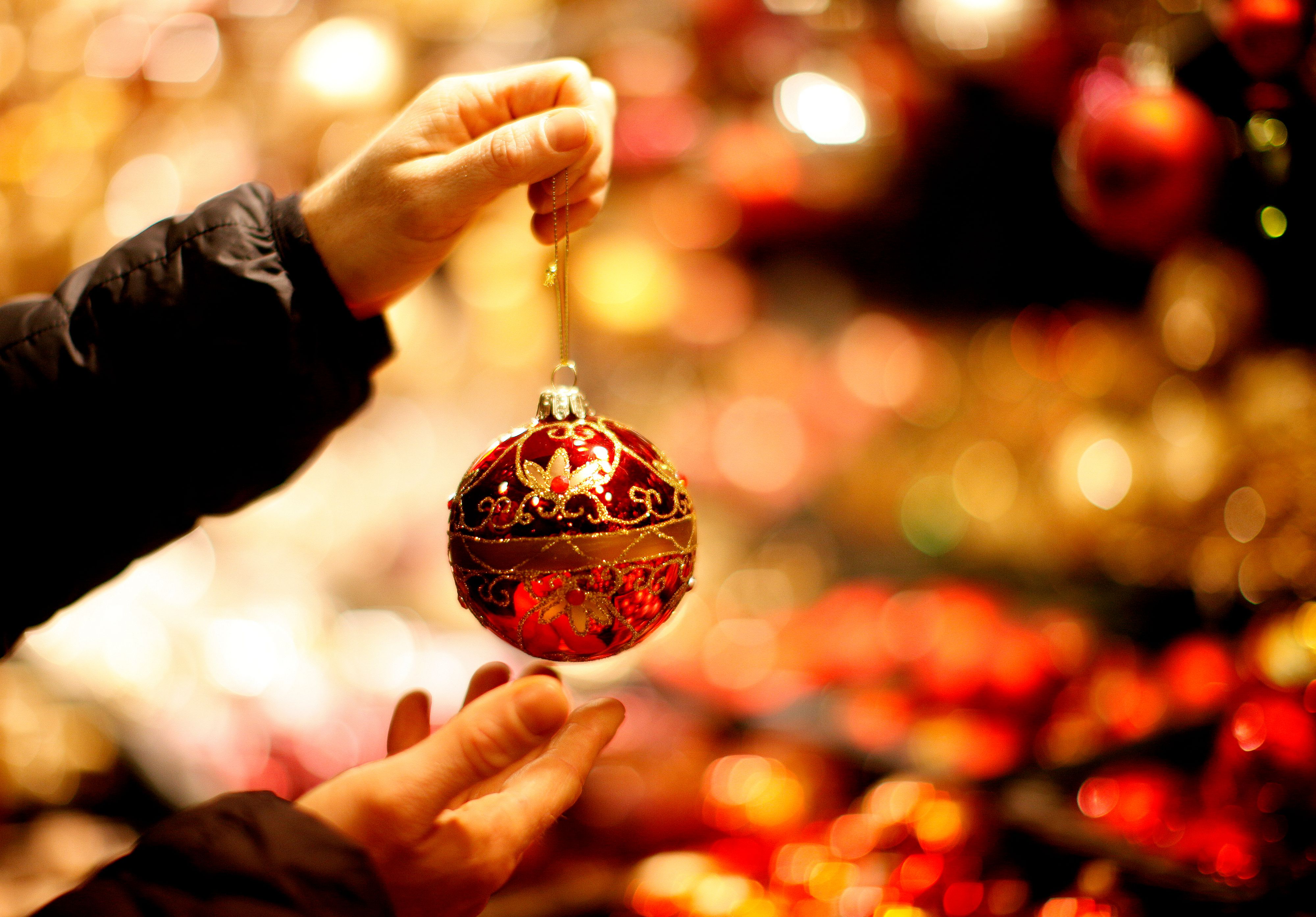 Der sogenannte Christmas-Spirit kommt nicht von ungefähr, wie Forschende der Universität Kopenhagen in Dänemark nachgewiesen haben.