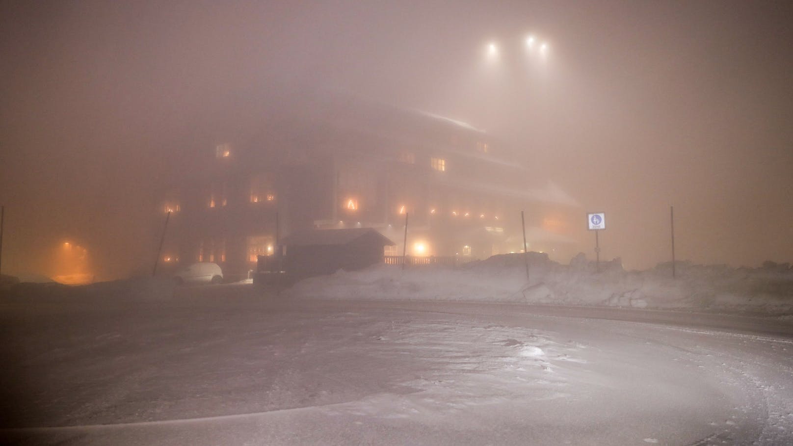 Sturm peitscht Schnee-Walze heran – wo es kritisch wird