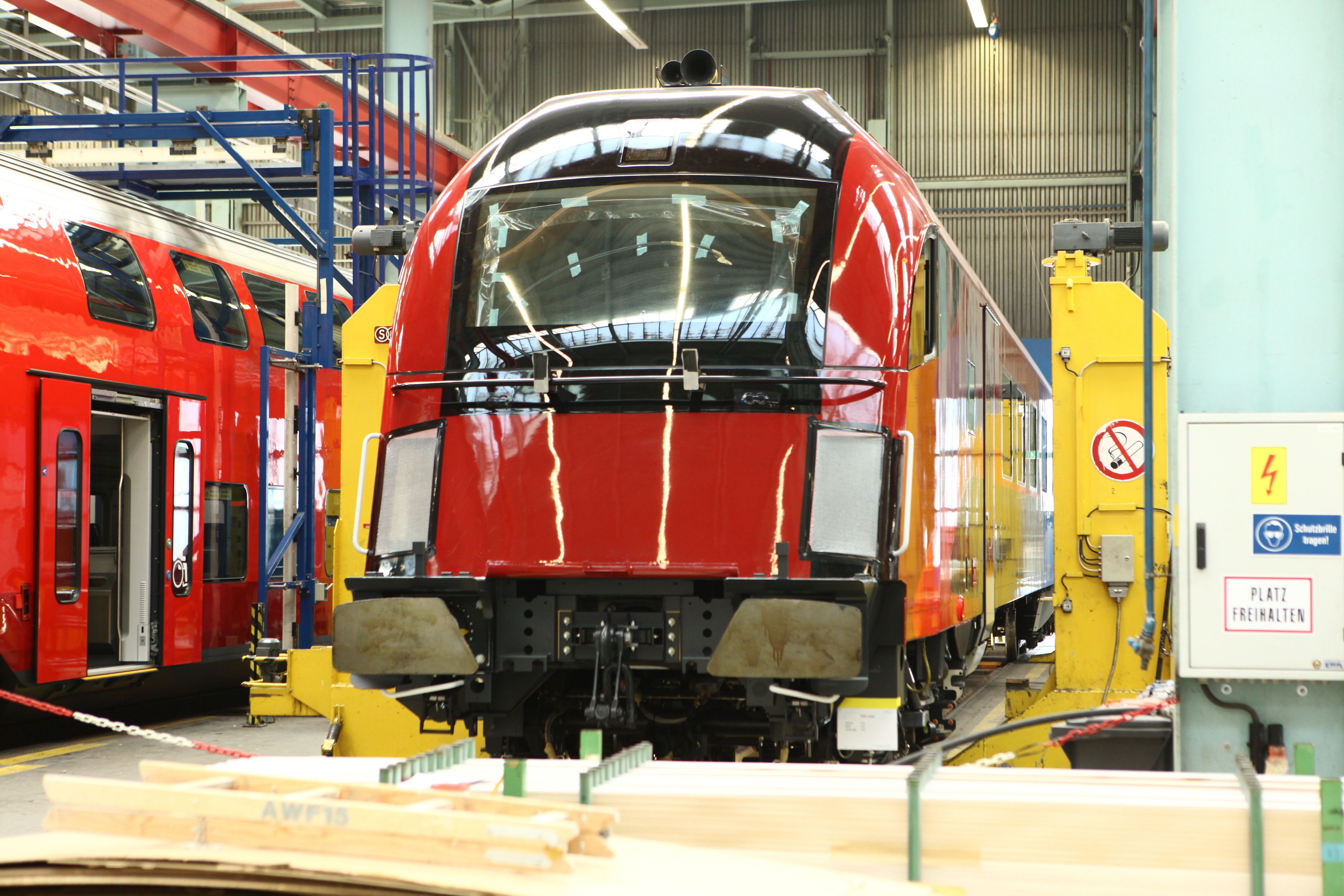 Mindestens sechs Railjets sind derzeit kaputt. Ein Insider in einem Eisenbahnforum will wissen, dass deutlich mehr Züge Probleme haben.