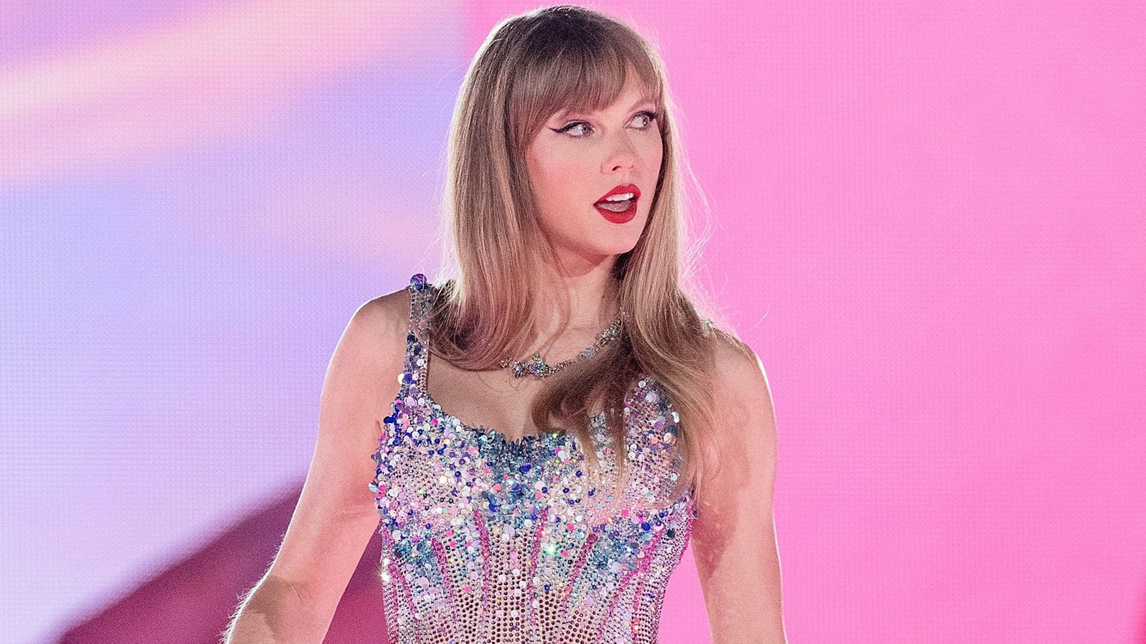 Taylor Swift glitzerte bei einem Auftritt ihrer "The Eras" Tour.