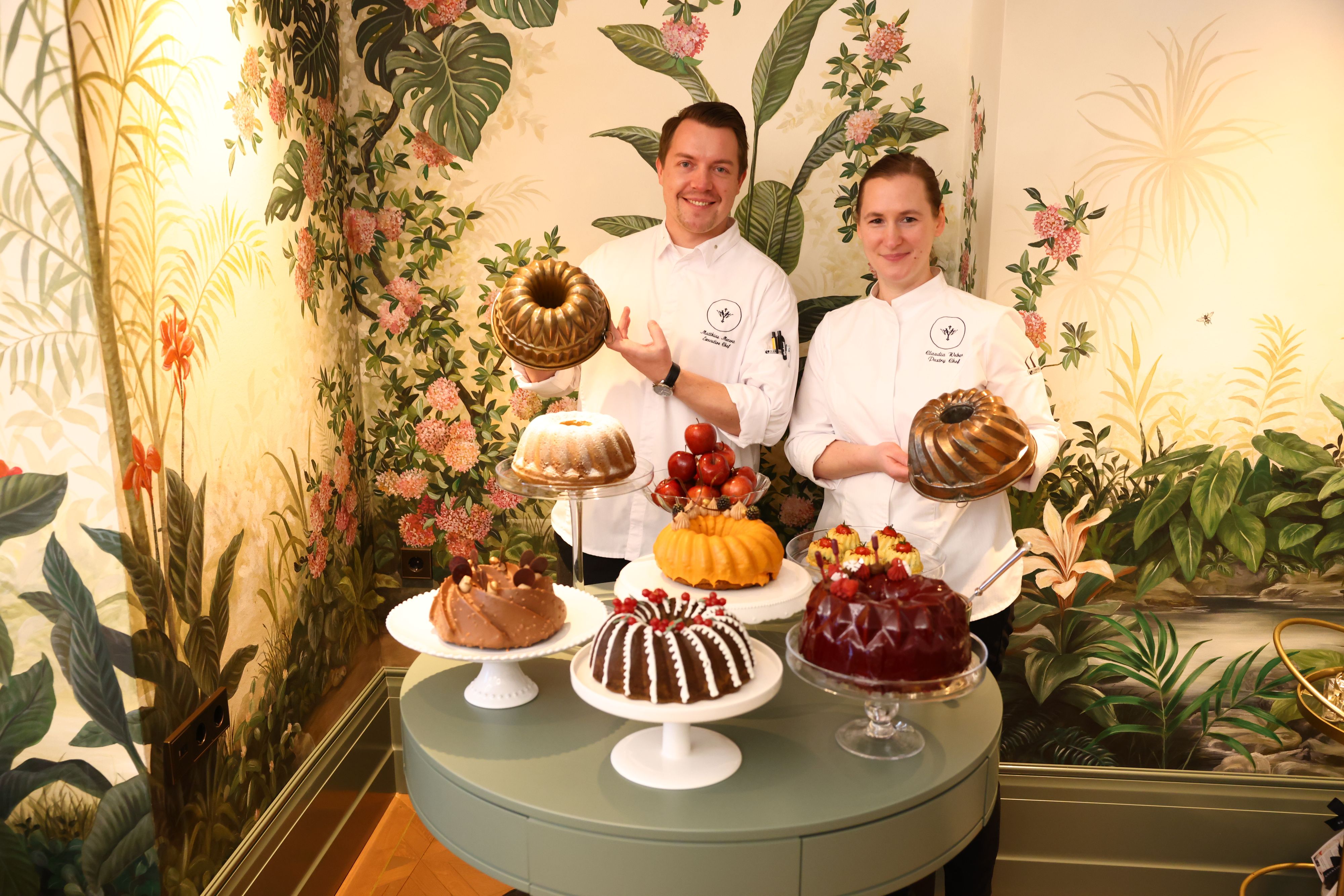 Matthias Mazera ist Executive Chef vom Rosewood Vienna Hotel und Claudia Weber ist hier die Chef-Patissière und verantwortlich für alles Süße