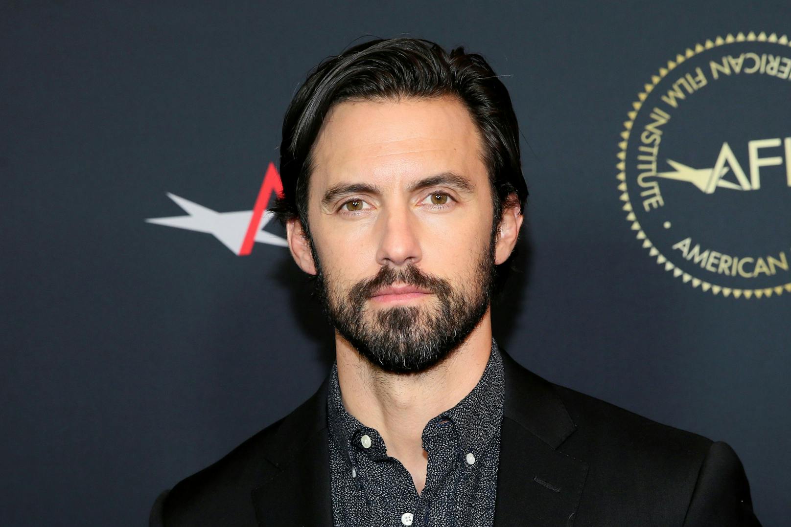 Milo Ventimiglia (46), der Hauptrollen in "This Is Us" und "Gilmore Girls" spielte, hat ebenso geheiratet. Das berichtete das Magazin "US Weekly" Ende Oktober. Die glückliche Braut ist das Model Jarah Mariano.