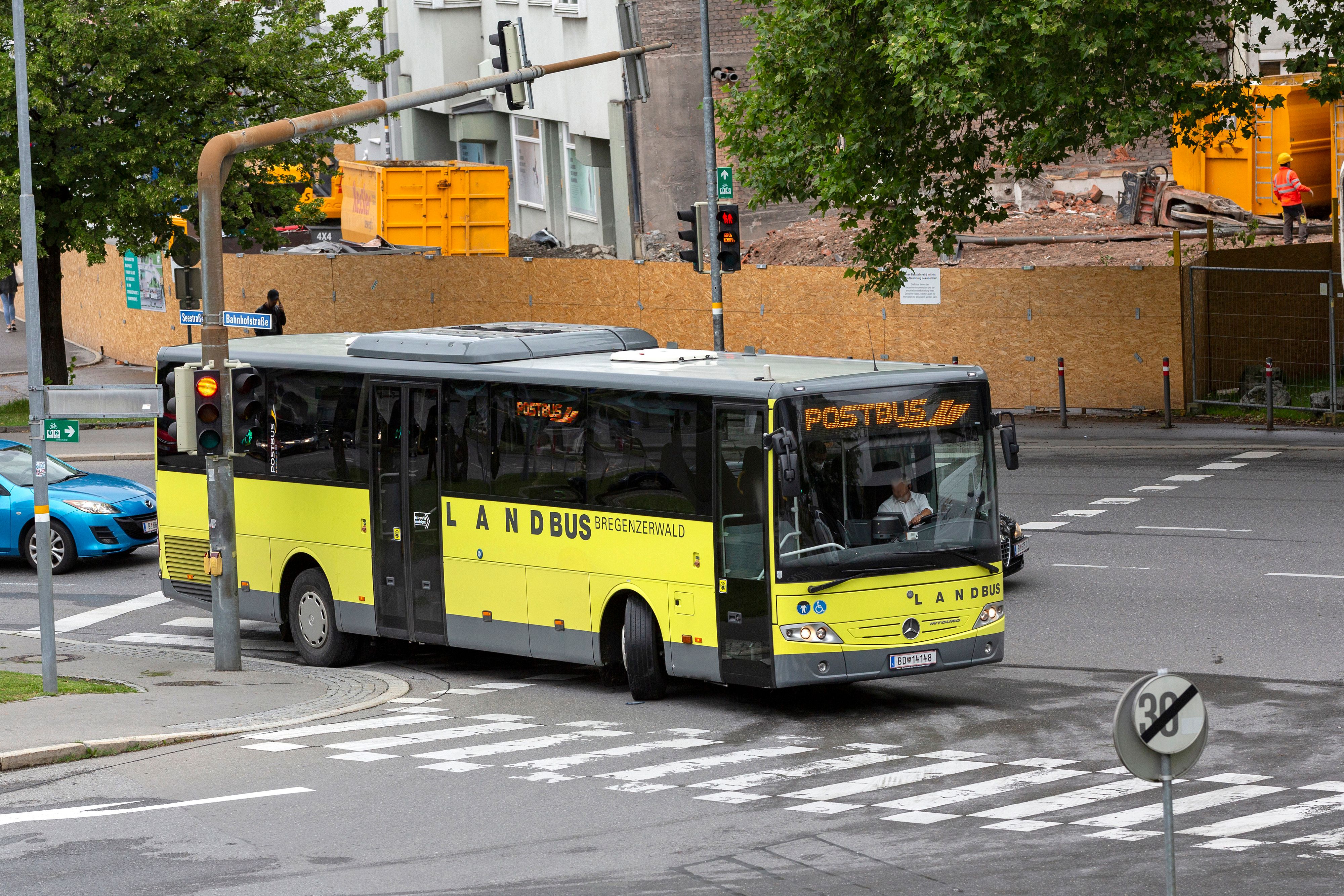 Zehn Linienbusse wurde im Bregenzerwald beschädigt.