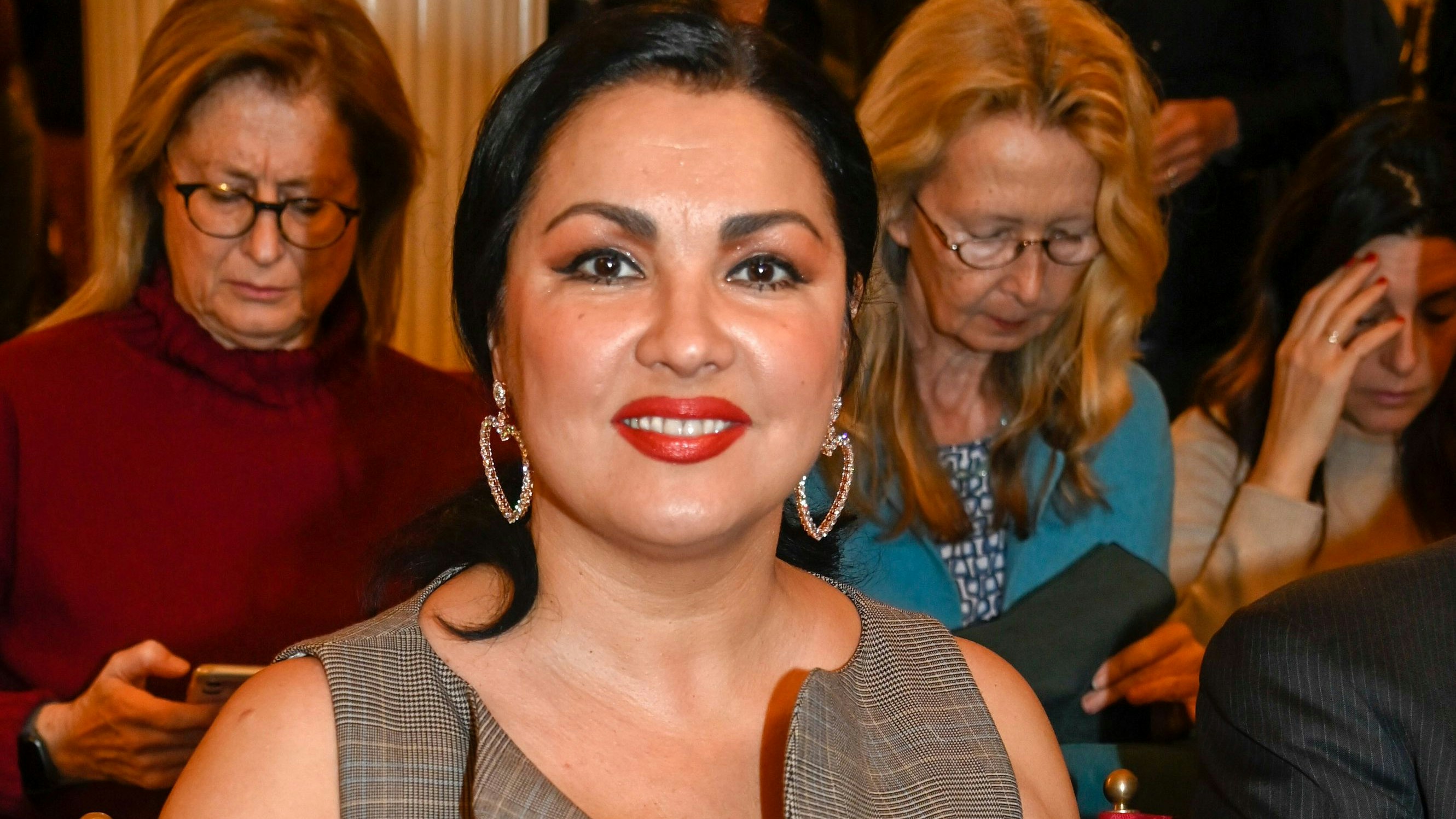 Download von www.picturedesk.com am 20.12.2023 (09:09).  Milan, Press conference for the premiere of La Scala "Don Carlo" In the photo: Anna Netrebko - 20231128_PD5601 - Rechteinfo: Rights Managed (RM)