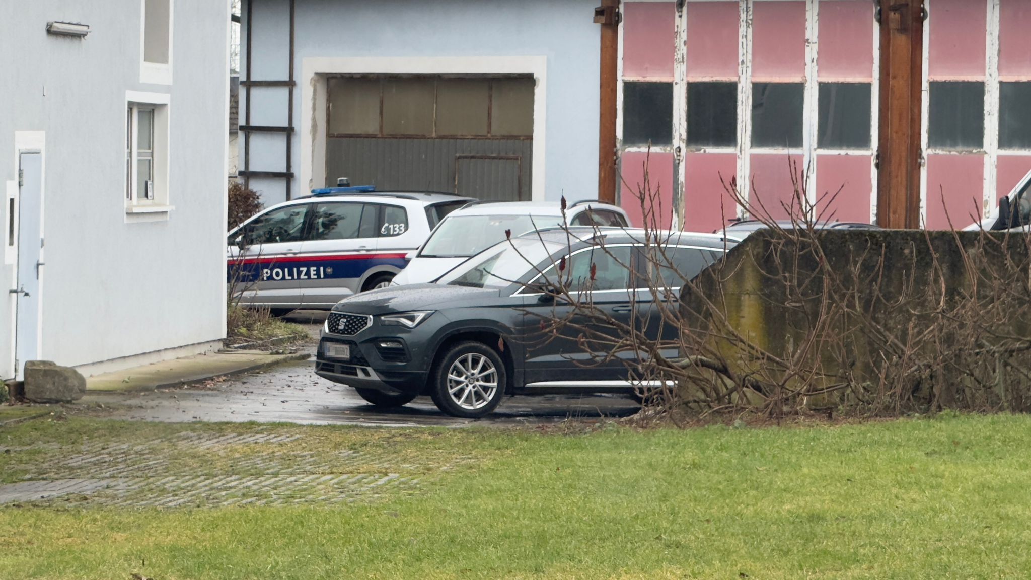 Polizei-Großaufgebot in Holzleiten