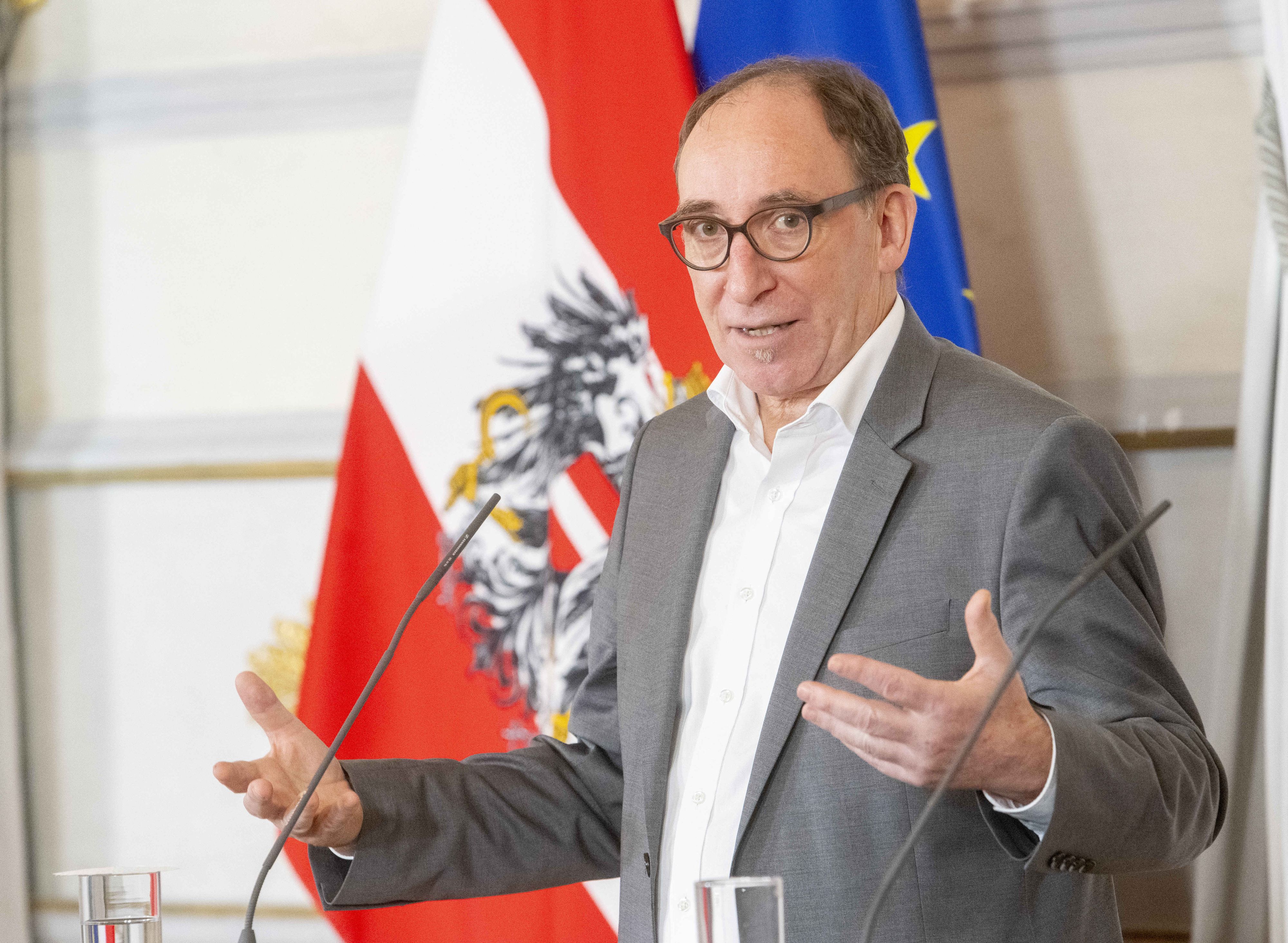 Rauch appelliert, zu Weihnachten vor allem dort Rücksicht zu nehmen, wo Menschen krank, angeschlagen oder besonders vulnerabel sind.